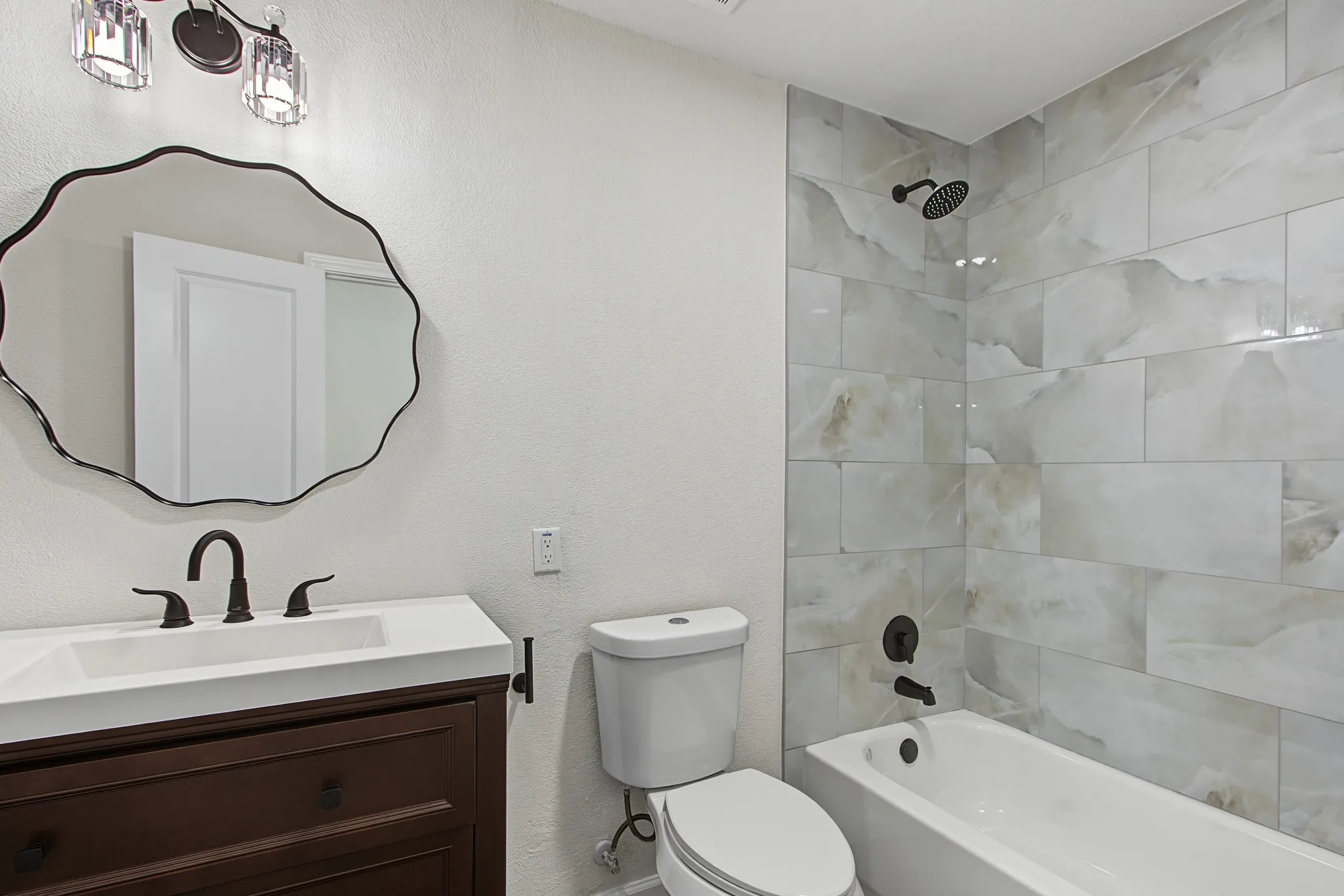 Single Family Residence For Sale in Dallas County , 10219 Echo Ridge Court, Dallas, Texas 75243, 4 Bedroom, 3 Bathroom, 2 Garage spaces, 2,004 Sqft, built in 1978, mls#21420499, Real Estate Agent in Dallas, Homes For Sale in Dallas county, Homes For Sale in Dallas, Realtor in Dallas Texas, Real Estate Brokerage Independent Realty Texas, Luminita Cordes Realtor