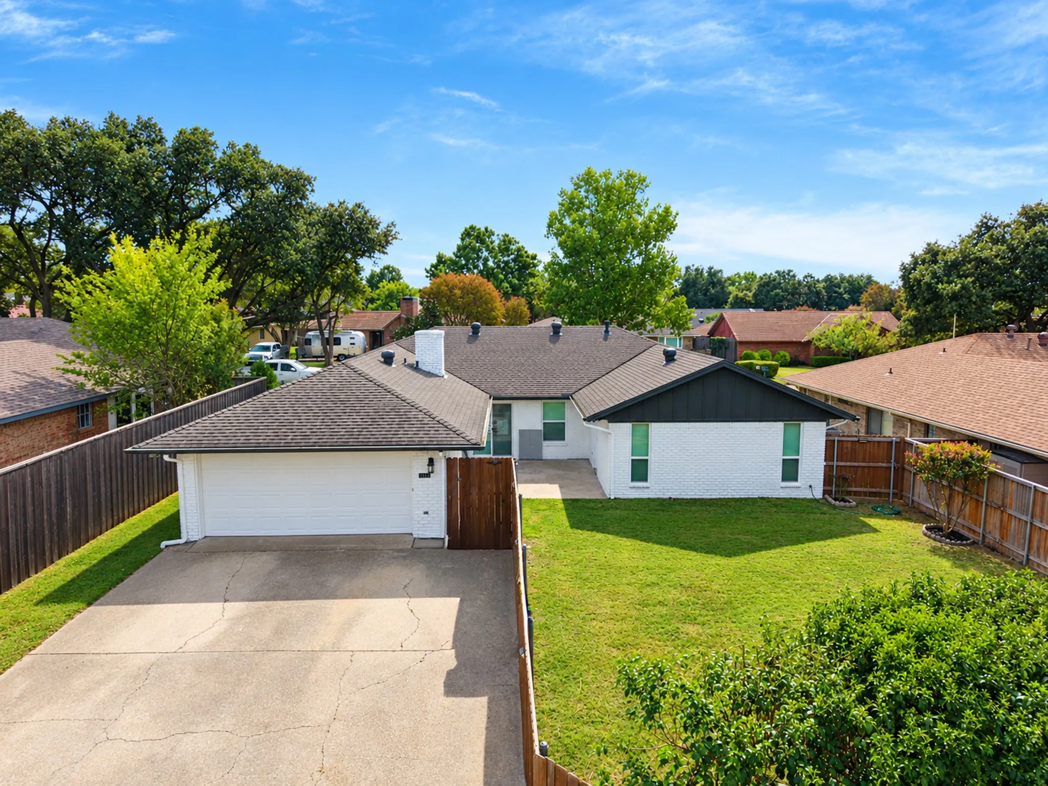Single Family Residence For Sale in Dallas County , 10219 Echo Ridge Court, Dallas, Texas 75243, 4 Bedroom, 3 Bathroom, 2 Garage spaces, 2,004 Sqft, built in 1978, mls#21420499, Real Estate Agent in Dallas, Homes For Sale in Dallas county, Homes For Sale in Dallas, Realtor in Dallas Texas, Real Estate Brokerage Independent Realty Texas, Luminita Cordes Realtor