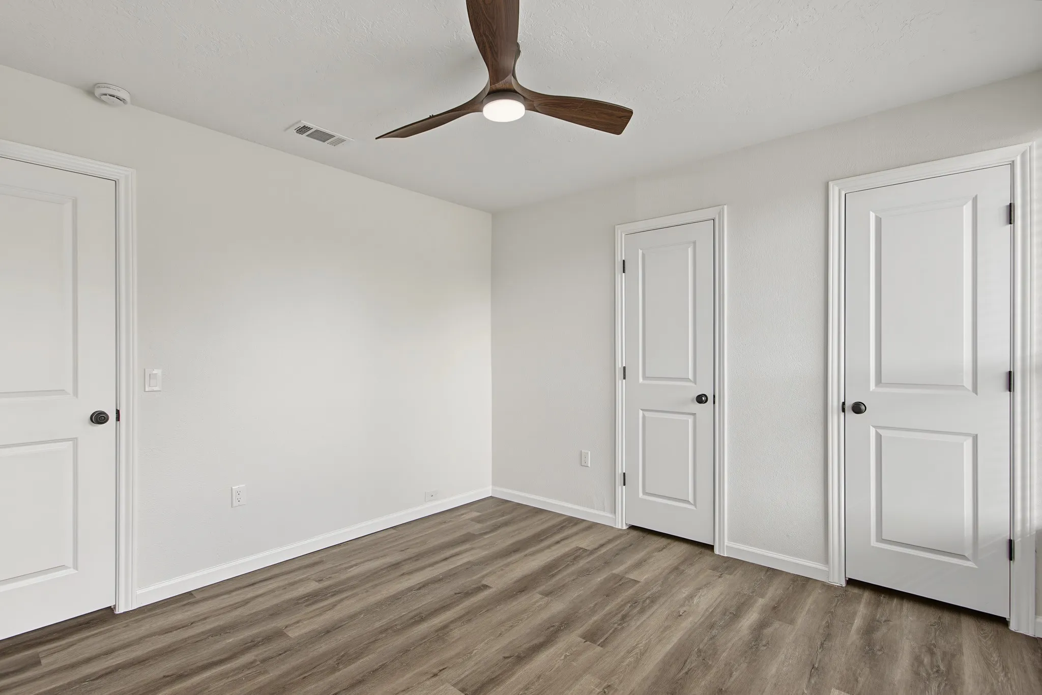 Single Family Residence For Sale in Dallas County , 10219 Echo Ridge Court, Dallas, Texas 75243, 4 Bedroom, 3 Bathroom, 2 Garage spaces, 2,004 Sqft, built in 1978, mls#21420499, Real Estate Agent in Dallas, Homes For Sale in Dallas county, Homes For Sale in Dallas, Realtor in Dallas Texas, Real Estate Brokerage Independent Realty Texas, Luminita Cordes Realtor