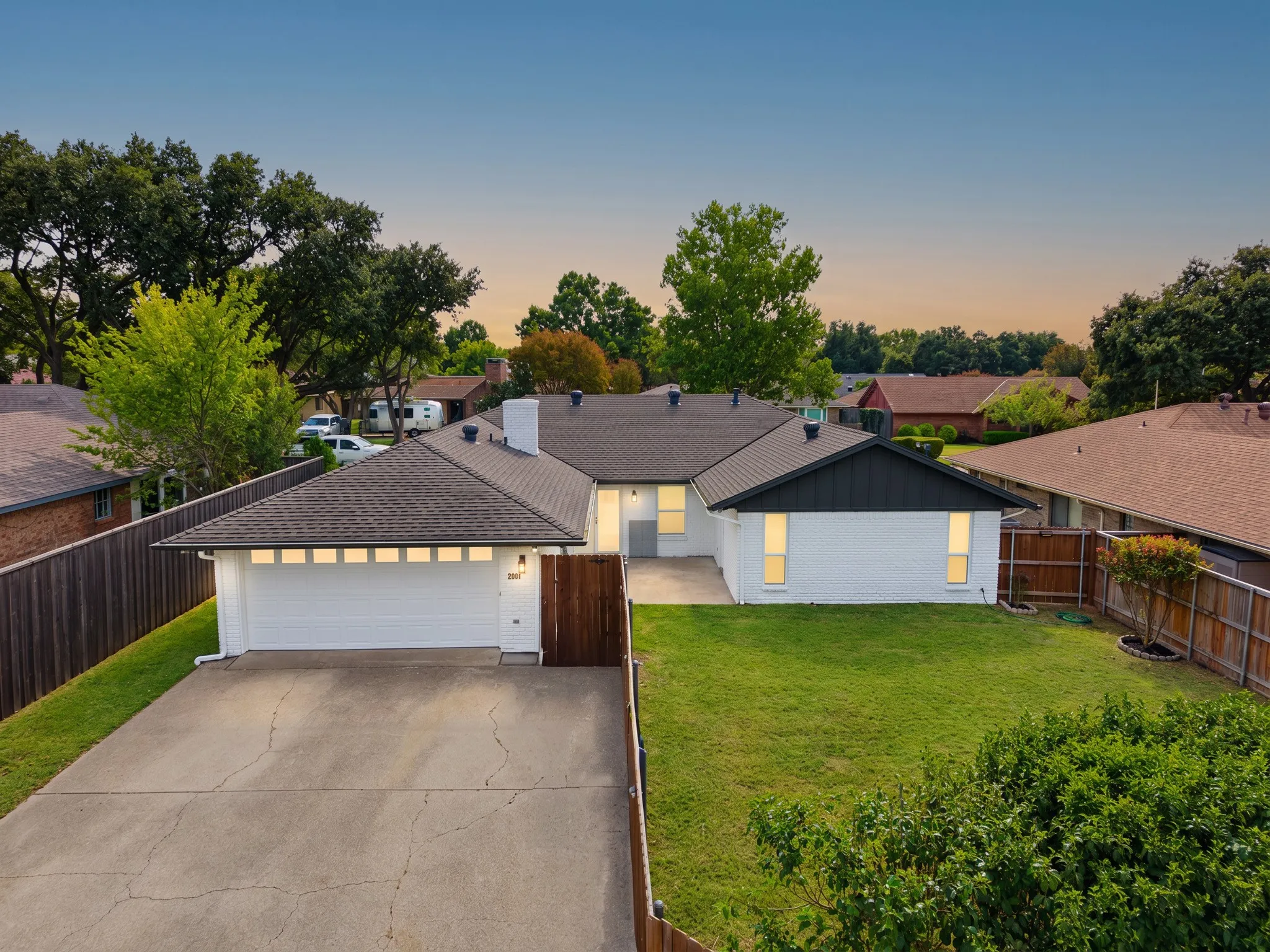 Single Family Residence For Sale in Dallas County , 10219 Echo Ridge Court, Dallas, Texas 75243, 4 Bedroom, 3 Bathroom, 2 Garage spaces, 2,004 Sqft, built in 1978, mls#21420499, Real Estate Agent in Dallas, Homes For Sale in Dallas county, Homes For Sale in Dallas, Realtor in Dallas Texas, Real Estate Brokerage Independent Realty Texas, Luminita Cordes Realtor