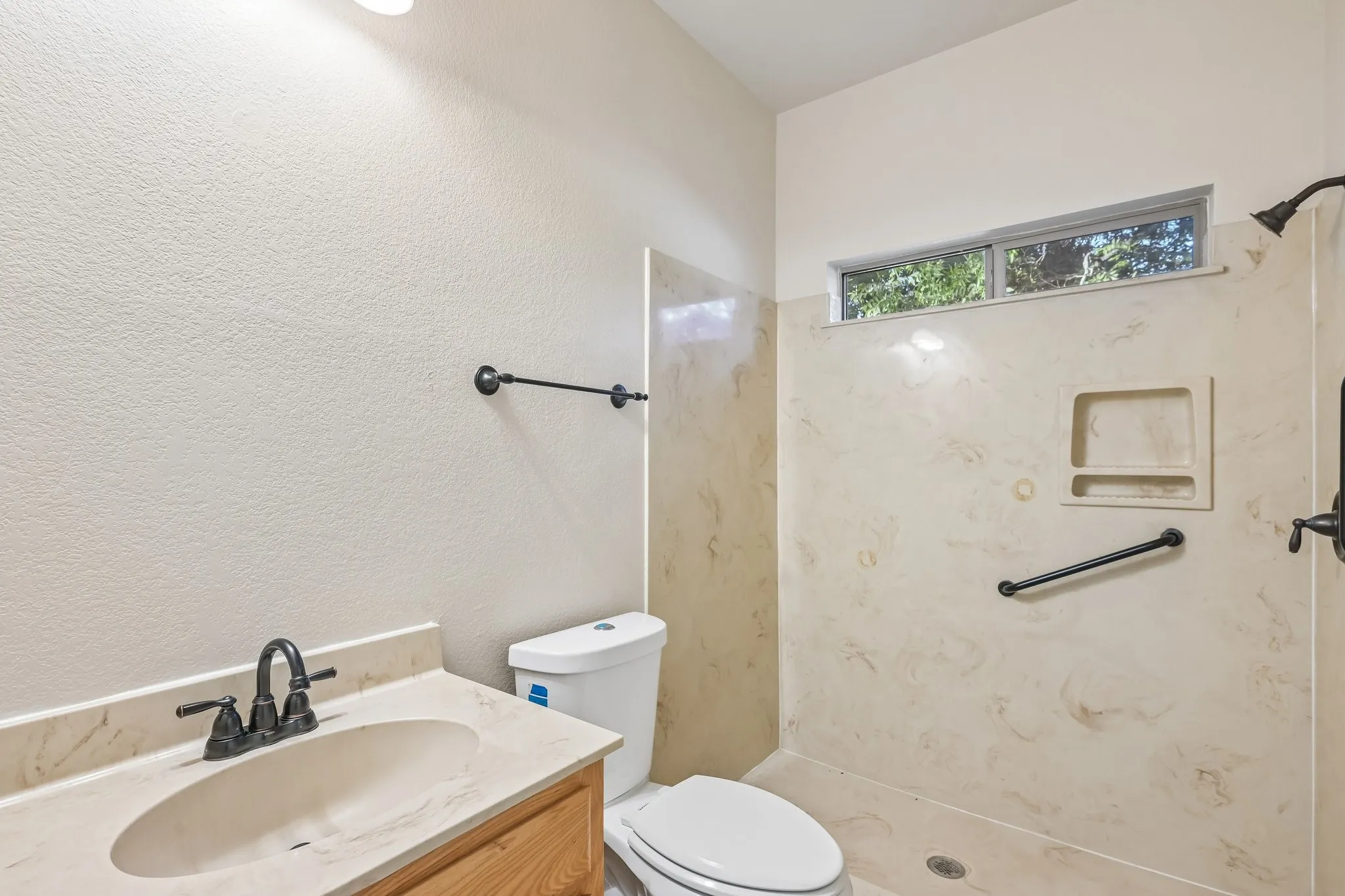 Secondary Full Bathroom