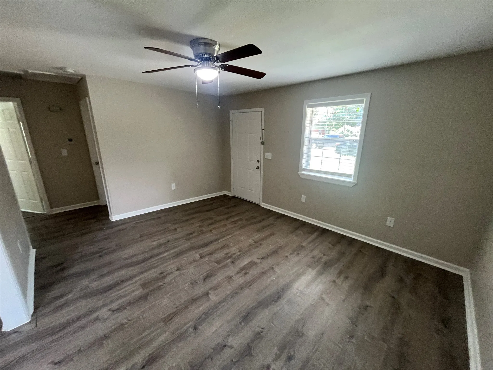 Single Family Residence For Rent in Dallas County , 6415 Godfrey Avenue, Dallas, Texas 75217, 2 Bedroom, 1 Bathroom, Garage spaces, 751 Sqft, built in 1957, mls#21418420, Real Estate Agent in Dallas, Homes For Rent in Dallas county, Homes For Rent in Dallas, Realtor in Dallas Texas, Real Estate Brokerage Independent Realty Texas, Luminita Cordes Realtor