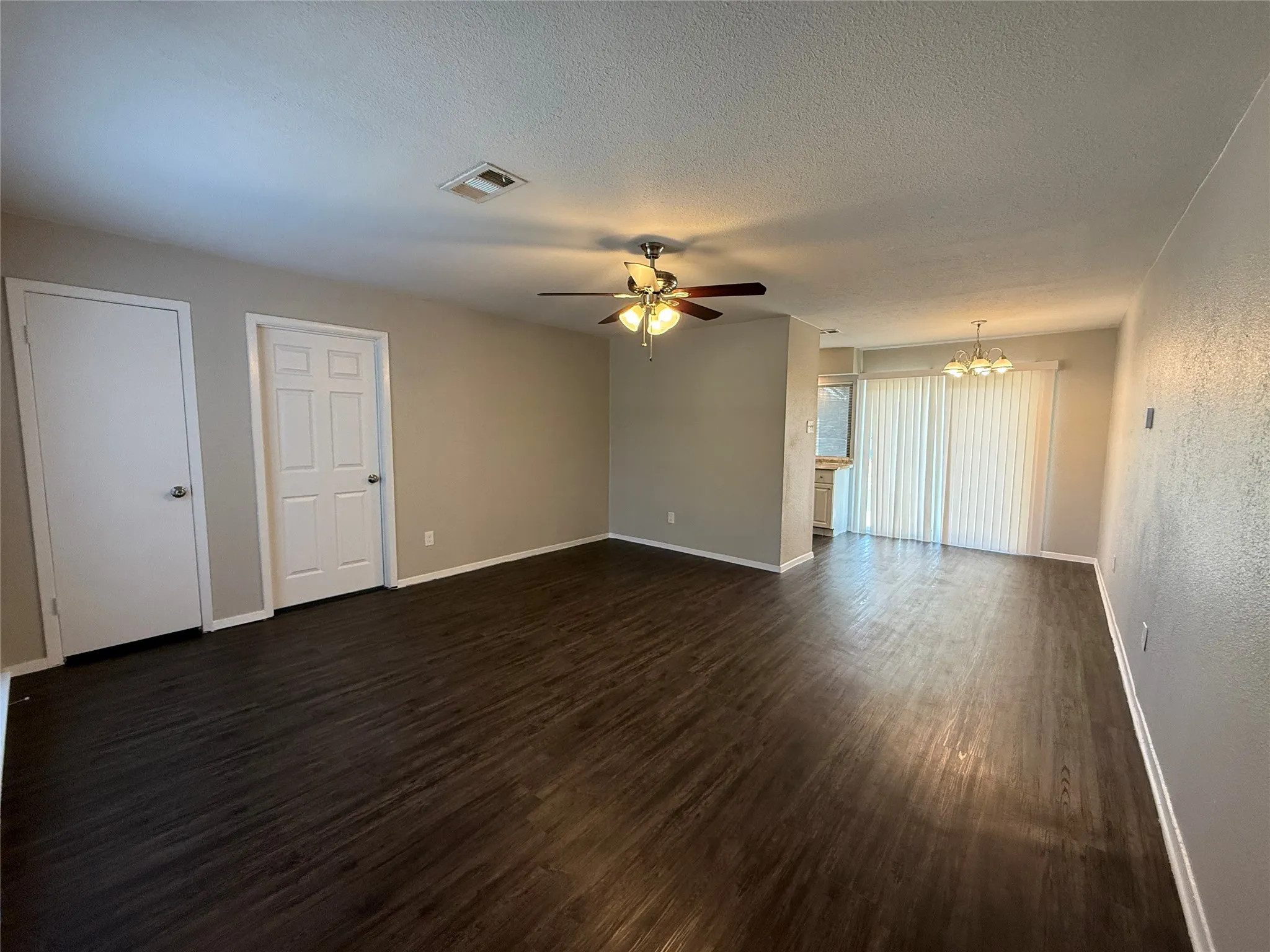 Single Family Residence For Rent in Dallas County , 9680 Dale Glade Drive, Dallas, Texas 75217, 4 Bedroom, 2 Bathroom, Garage spaces, 1,344 Sqft, built in 1972, mls#21421078, Real Estate Agent in Dallas, Homes For Rent in Dallas county, Homes For Rent in Dallas, Realtor in Dallas Texas, Real Estate Brokerage Independent Realty Texas, Luminita Cordes Realtor