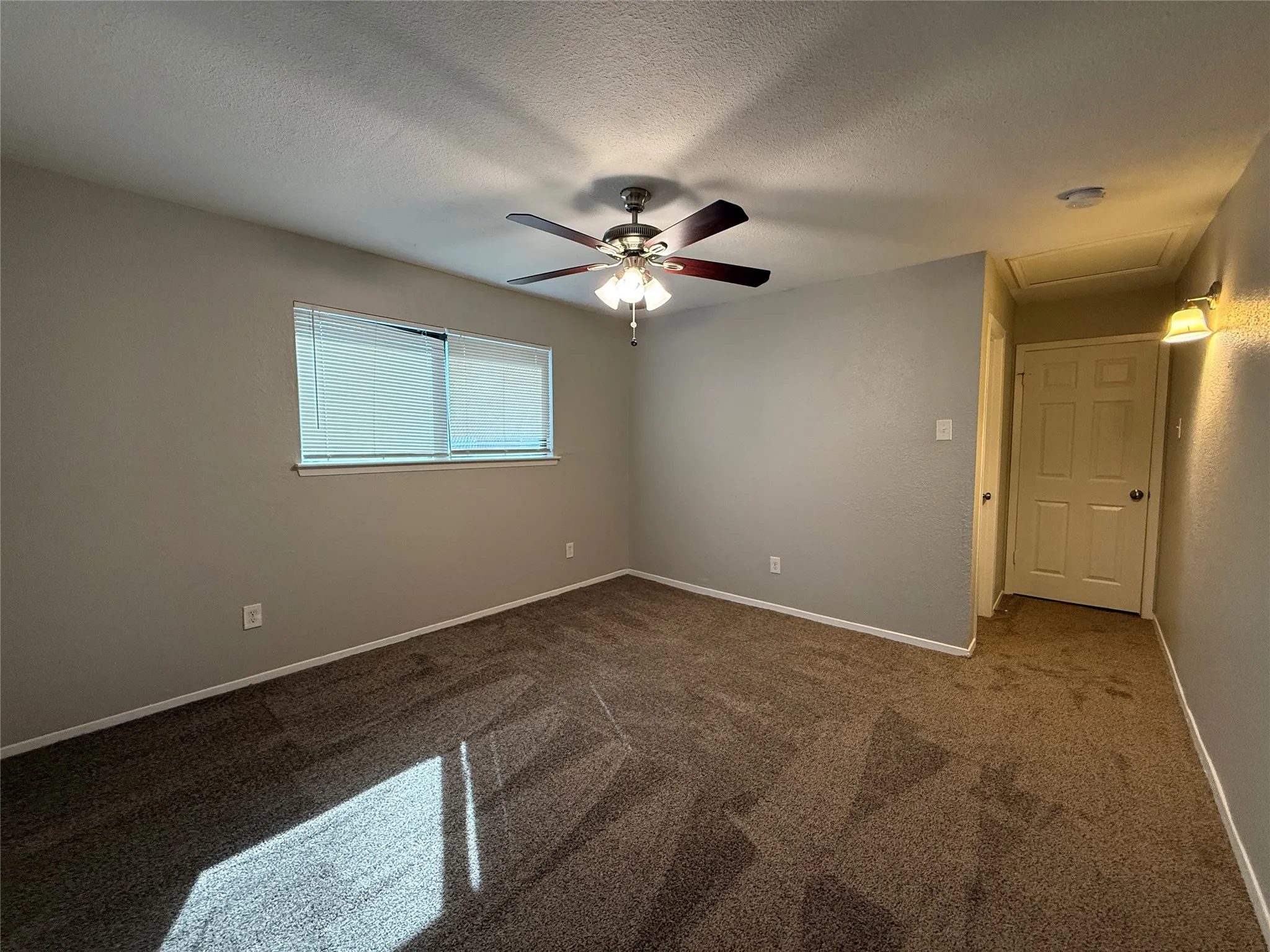 Single Family Residence For Rent in Dallas County , 9680 Dale Glade Drive, Dallas, Texas 75217, 4 Bedroom, 2 Bathroom, Garage spaces, 1,344 Sqft, built in 1972, mls#21421078, Real Estate Agent in Dallas, Homes For Rent in Dallas county, Homes For Rent in Dallas, Realtor in Dallas Texas, Real Estate Brokerage Independent Realty Texas, Luminita Cordes Realtor