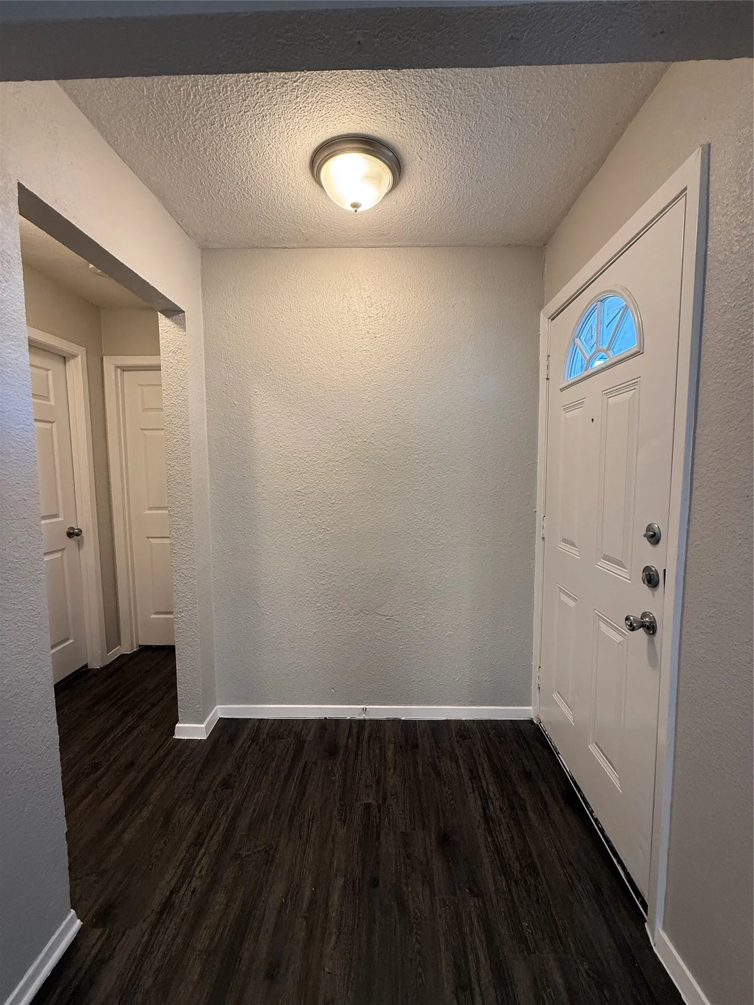 Single Family Residence For Rent in Dallas County , 9680 Dale Glade Drive, Dallas, Texas 75217, 4 Bedroom, 2 Bathroom, Garage spaces, 1,344 Sqft, built in 1972, mls#21421078, Real Estate Agent in Dallas, Homes For Rent in Dallas county, Homes For Rent in Dallas, Realtor in Dallas Texas, Real Estate Brokerage Independent Realty Texas, Luminita Cordes Realtor