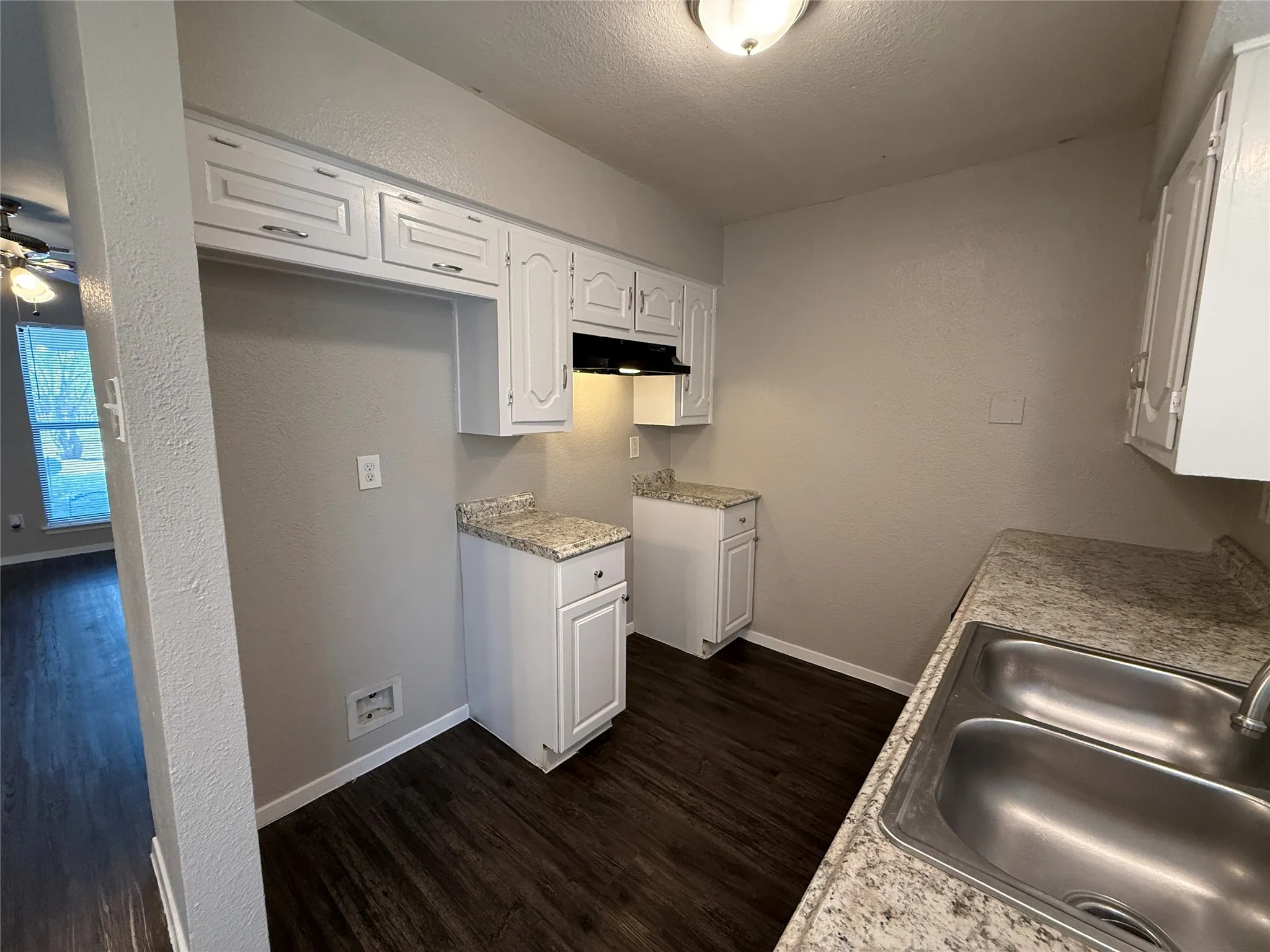 Single Family Residence For Rent in Dallas County , 9680 Dale Glade Drive, Dallas, Texas 75217, 4 Bedroom, 2 Bathroom, Garage spaces, 1,344 Sqft, built in 1972, mls#21421078, Real Estate Agent in Dallas, Homes For Rent in Dallas county, Homes For Rent in Dallas, Realtor in Dallas Texas, Real Estate Brokerage Independent Realty Texas, Luminita Cordes Realtor
