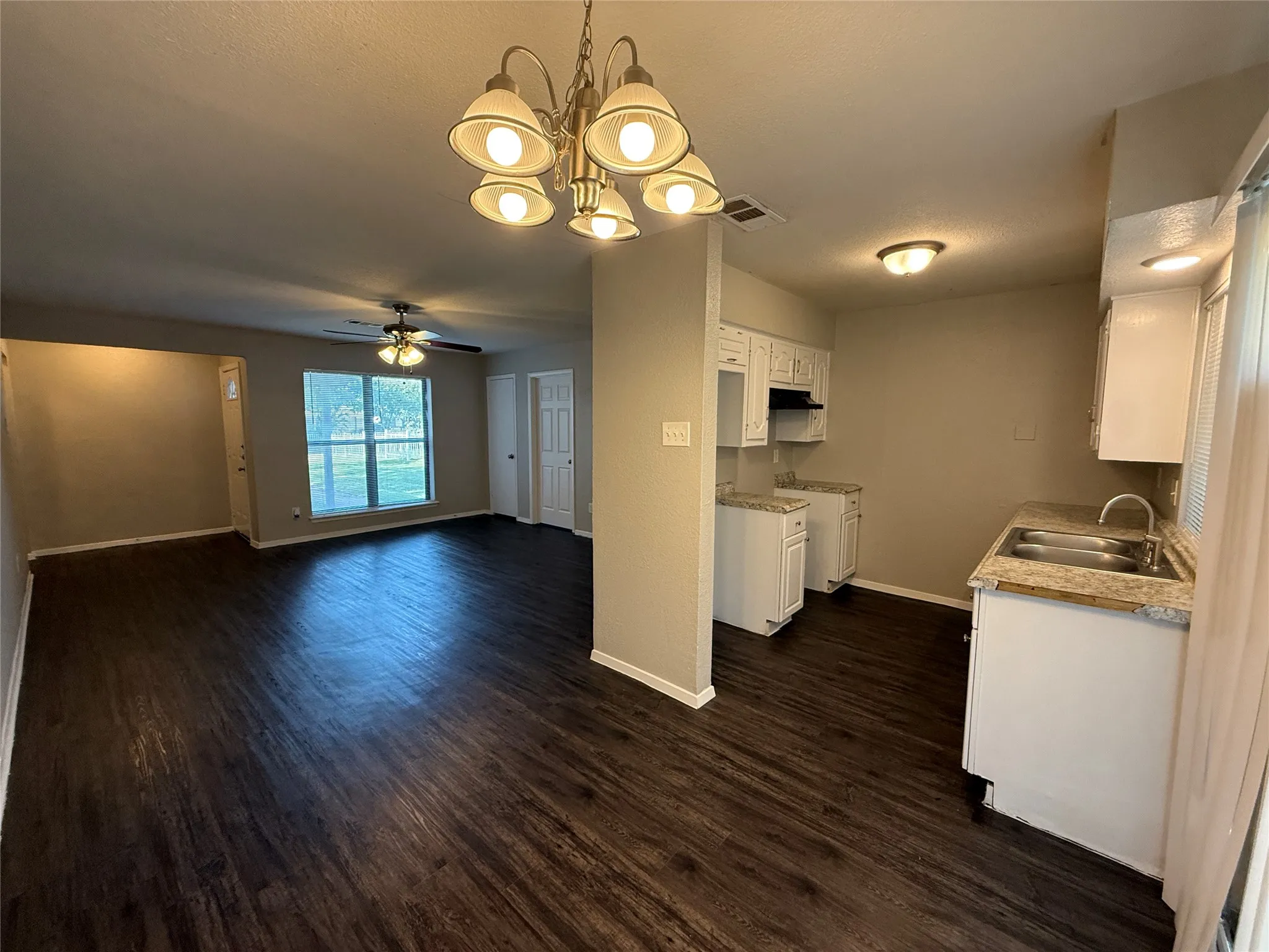 Single Family Residence For Rent in Dallas County , 9680 Dale Glade Drive, Dallas, Texas 75217, 4 Bedroom, 2 Bathroom, Garage spaces, 1,344 Sqft, built in 1972, mls#21421078, Real Estate Agent in Dallas, Homes For Rent in Dallas county, Homes For Rent in Dallas, Realtor in Dallas Texas, Real Estate Brokerage Independent Realty Texas, Luminita Cordes Realtor
