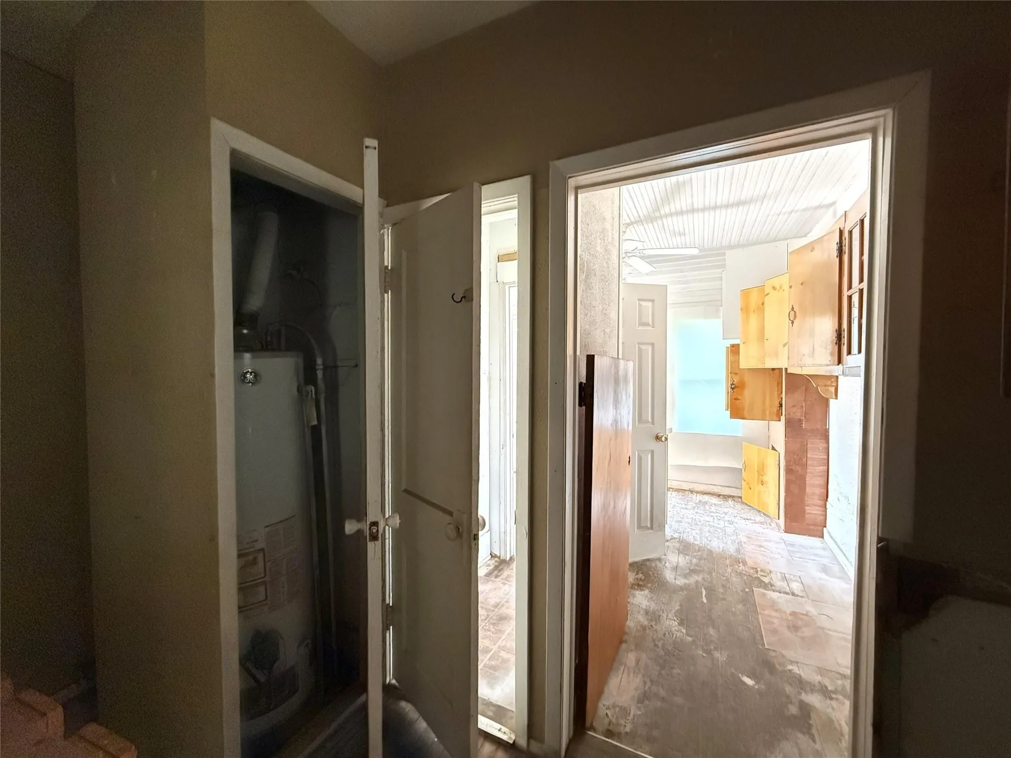 Single Family Residence For Sale in Dallas County , 3010 Jerome Street, Dallas, Texas 75223, 2 Bedroom, 1 Bathroom, Garage spaces, 972 Sqft, built in 1924, mls#21421085, Real Estate Agent in Dallas, Homes For Sale in Dallas county, Homes For Sale in Dallas, Realtor in Dallas Texas, Real Estate Brokerage Independent Realty Texas, Luminita Cordes Realtor