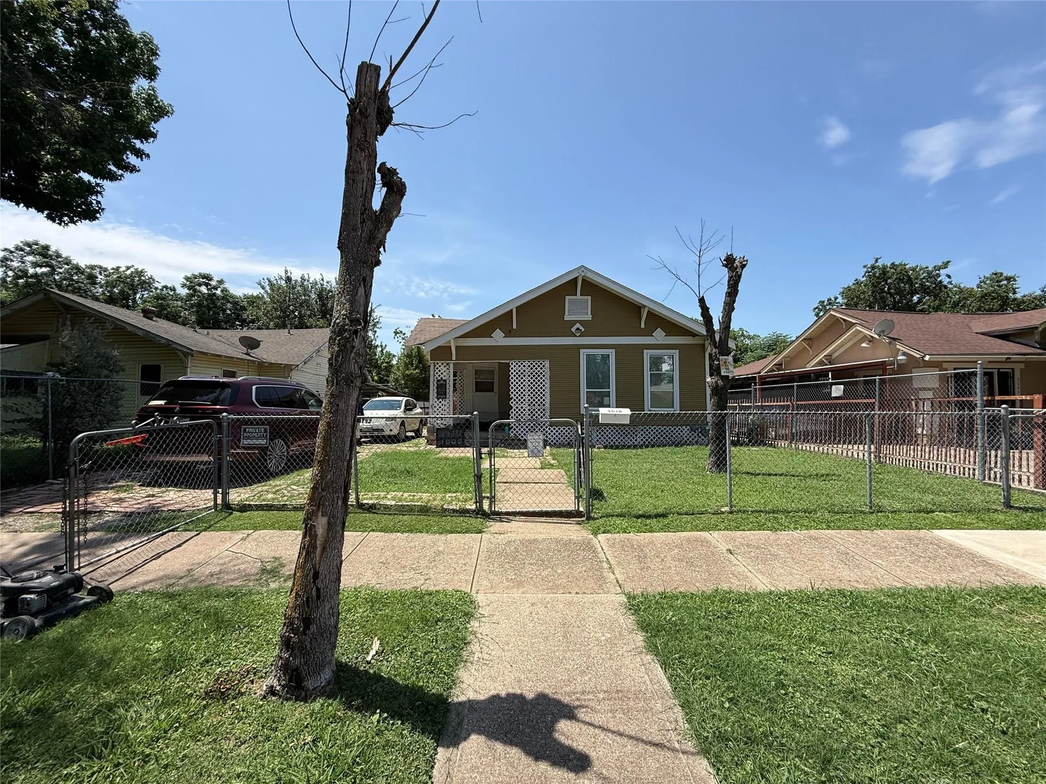 Single Family Residence For Sale in Dallas County , 3010 Jerome Street, Dallas, Texas 75223, 2 Bedroom, 1 Bathroom, Garage spaces, 972 Sqft, built in 1924, mls#21421085, Real Estate Agent in Dallas, Homes For Sale in Dallas county, Homes For Sale in Dallas, Realtor in Dallas Texas, Real Estate Brokerage Independent Realty Texas, Luminita Cordes Realtor
