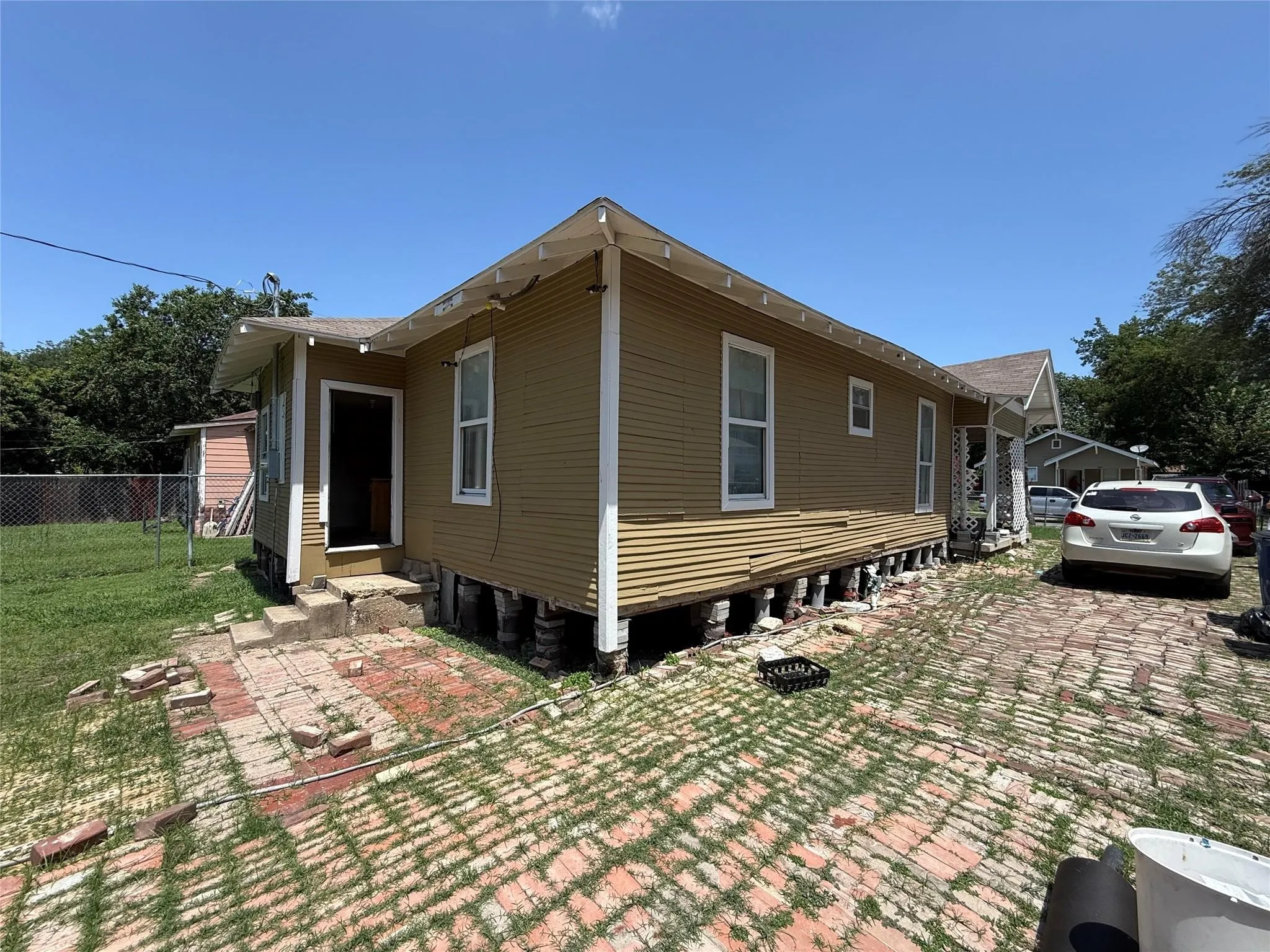 Single Family Residence For Sale in Dallas County , 3010 Jerome Street, Dallas, Texas 75223, 2 Bedroom, 1 Bathroom, Garage spaces, 972 Sqft, built in 1924, mls#21421085, Real Estate Agent in Dallas, Homes For Sale in Dallas county, Homes For Sale in Dallas, Realtor in Dallas Texas, Real Estate Brokerage Independent Realty Texas, Luminita Cordes Realtor