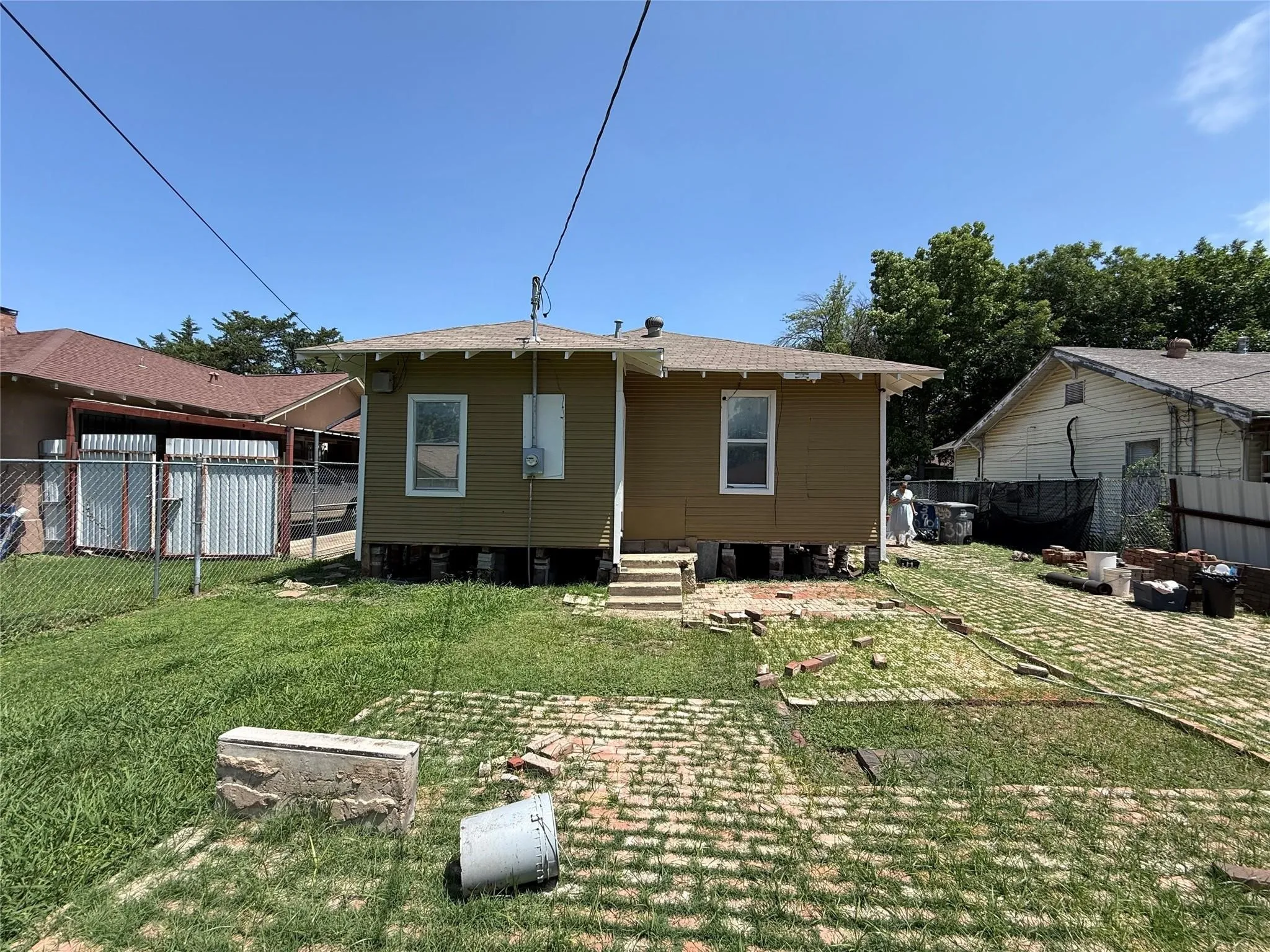 Single Family Residence For Sale in Dallas County , 3010 Jerome Street, Dallas, Texas 75223, 2 Bedroom, 1 Bathroom, Garage spaces, 972 Sqft, built in 1924, mls#21421085, Real Estate Agent in Dallas, Homes For Sale in Dallas county, Homes For Sale in Dallas, Realtor in Dallas Texas, Real Estate Brokerage Independent Realty Texas, Luminita Cordes Realtor