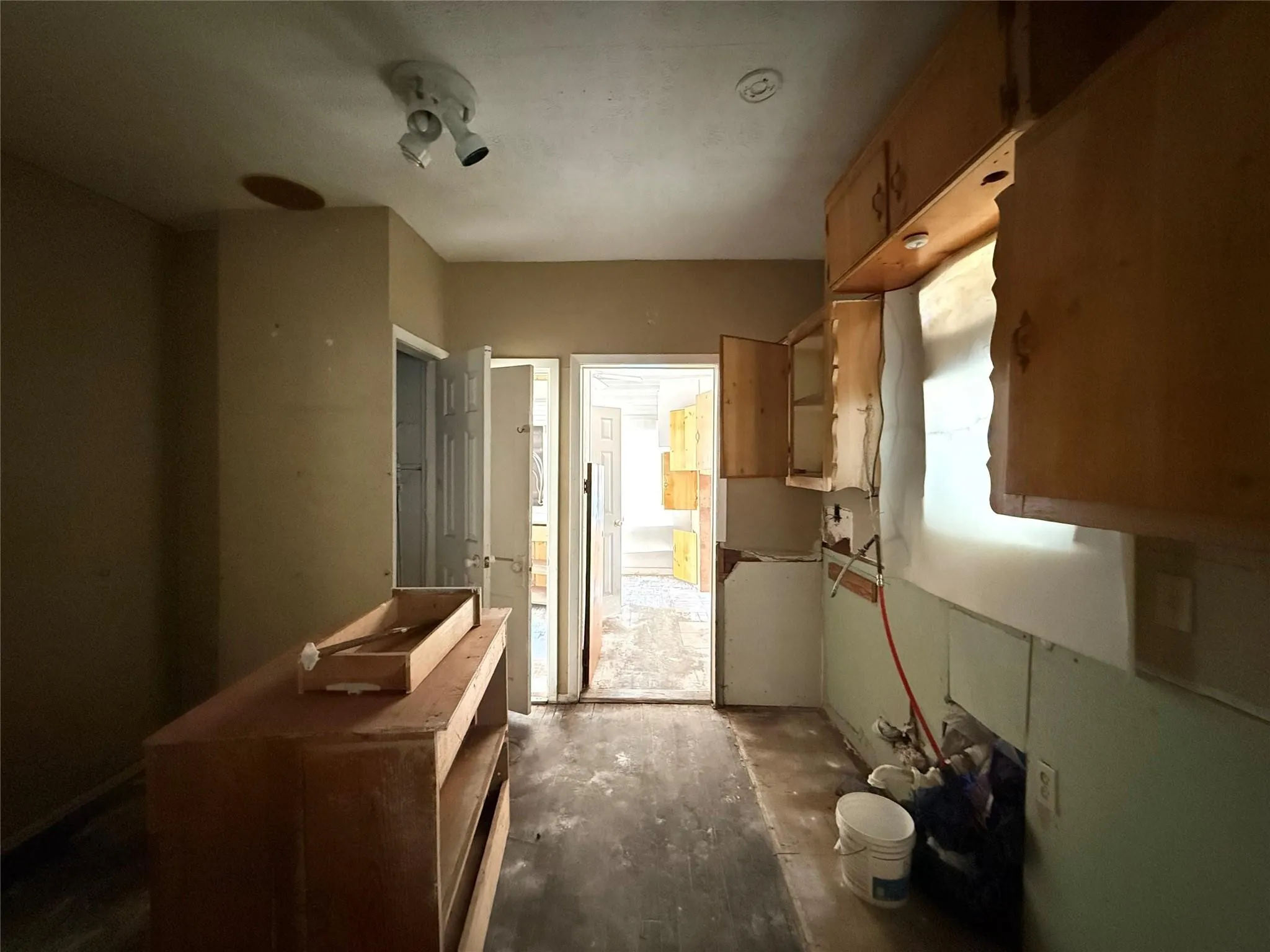 Single Family Residence For Sale in Dallas County , 3010 Jerome Street, Dallas, Texas 75223, 2 Bedroom, 1 Bathroom, Garage spaces, 972 Sqft, built in 1924, mls#21421085, Real Estate Agent in Dallas, Homes For Sale in Dallas county, Homes For Sale in Dallas, Realtor in Dallas Texas, Real Estate Brokerage Independent Realty Texas, Luminita Cordes Realtor