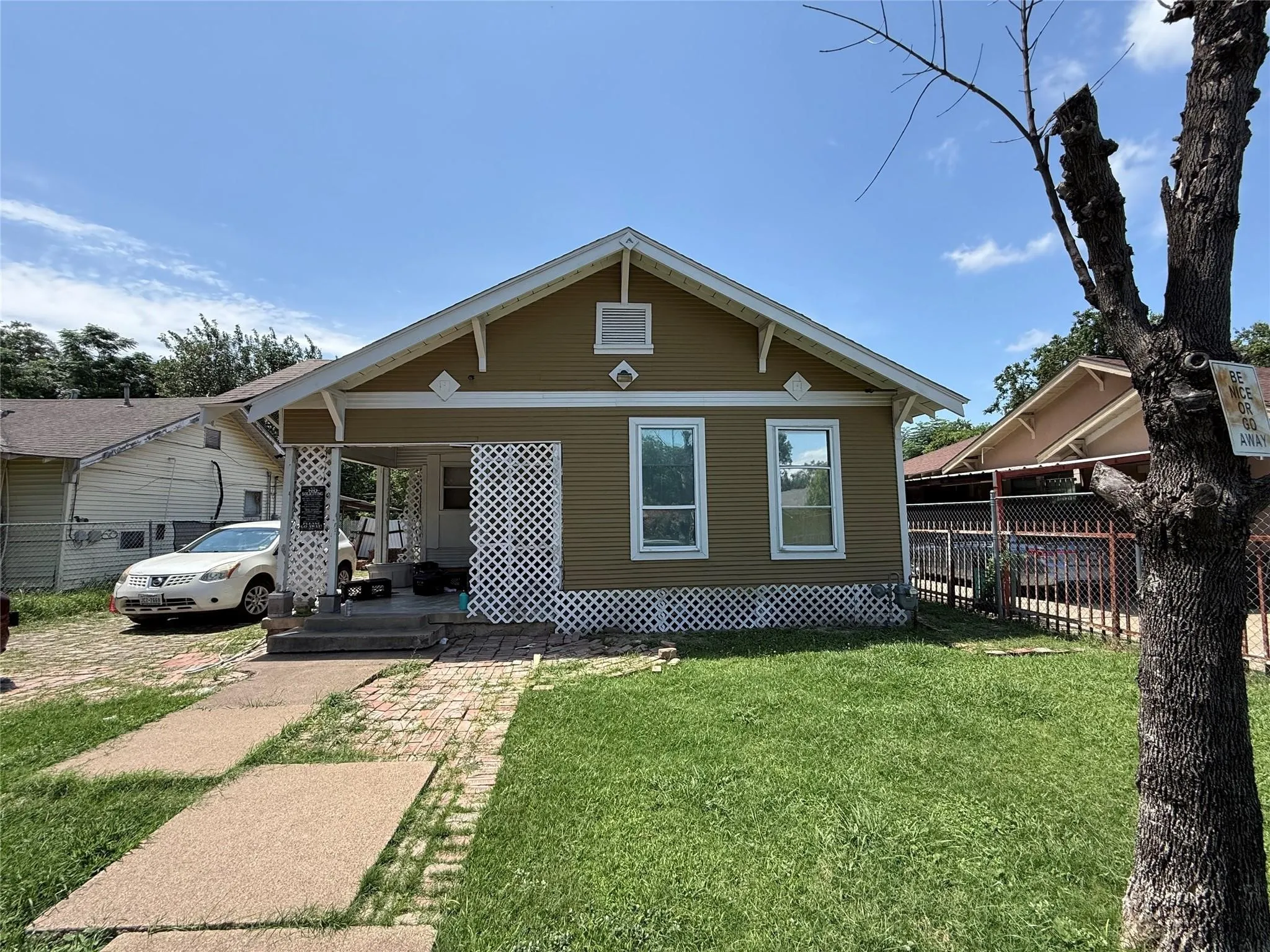 Single Family Residence For Sale in Dallas County , 3010 Jerome Street, Dallas, Texas 75223, 2 Bedroom, 1 Bathroom, Garage spaces, 972 Sqft, built in 1924, mls#21421085, Real Estate Agent in Dallas, Homes For Sale in Dallas county, Homes For Sale in Dallas, Realtor in Dallas Texas, Real Estate Brokerage Independent Realty Texas, Luminita Cordes Realtor