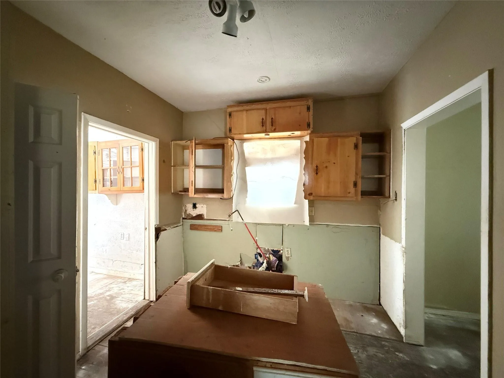 Single Family Residence For Sale in Dallas County , 3010 Jerome Street, Dallas, Texas 75223, 2 Bedroom, 1 Bathroom, Garage spaces, 972 Sqft, built in 1924, mls#21421085, Real Estate Agent in Dallas, Homes For Sale in Dallas county, Homes For Sale in Dallas, Realtor in Dallas Texas, Real Estate Brokerage Independent Realty Texas, Luminita Cordes Realtor