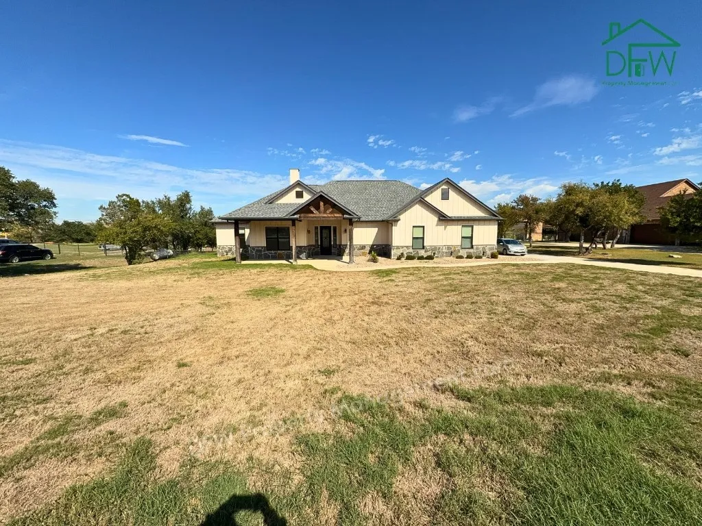 Single Family Residence For Rent in Parker County , 105 Fawna Drive, Azle, Texas 76020, 4 Bedroom, 3 Bathroom, 2 Garage spaces, 2,410 Sqft, built in 2021, mls#21421025, Real Estate Agent in Azle, Homes For Rent in Parker county, Homes For Rent in Azle, Realtor in Azle Texas, Real Estate Brokerage Independent Realty Texas, Luminita Cordes Realtor