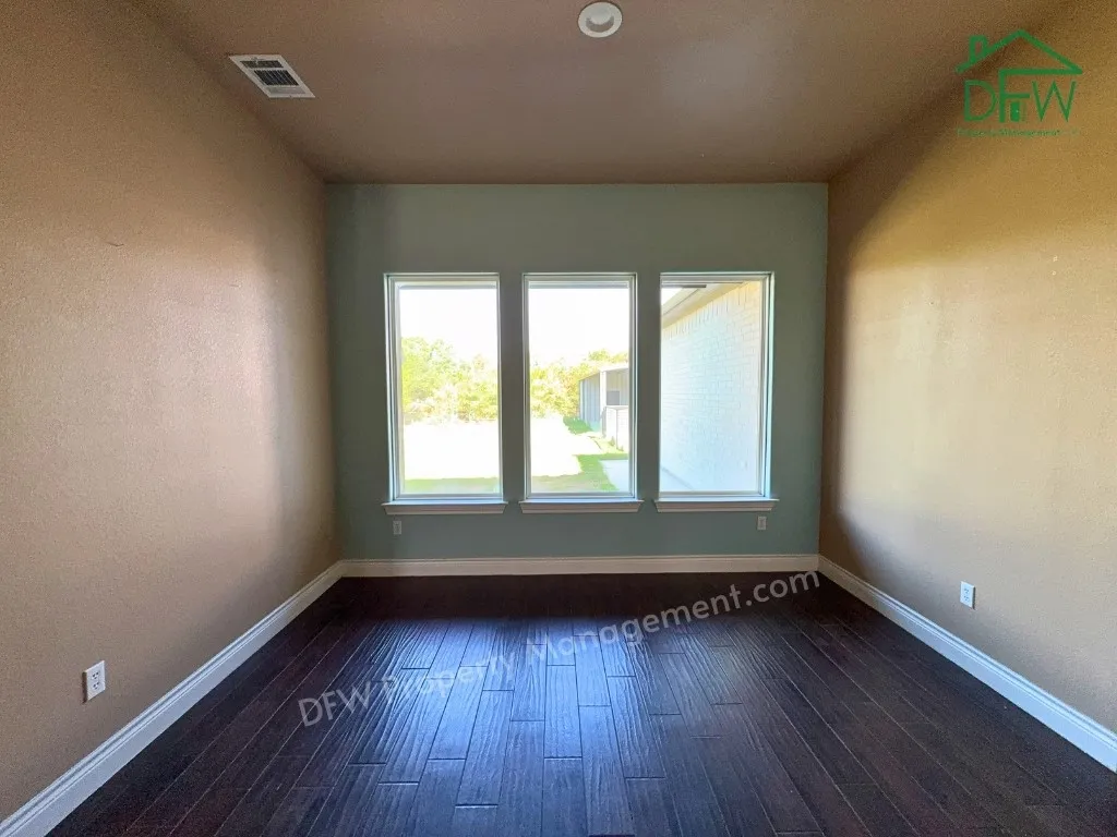 Single Family Residence For Rent in Parker County , 105 Fawna Drive, Azle, Texas 76020, 4 Bedroom, 3 Bathroom, 2 Garage spaces, 2,410 Sqft, built in 2021, mls#21421025, Real Estate Agent in Azle, Homes For Rent in Parker county, Homes For Rent in Azle, Realtor in Azle Texas, Real Estate Brokerage Independent Realty Texas, Luminita Cordes Realtor