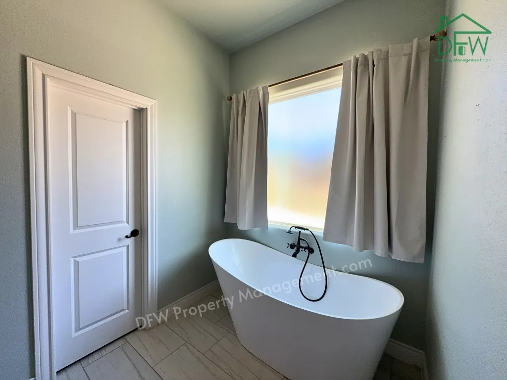 Single Family Residence For Rent in Parker County , 105 Fawna Drive, Azle, Texas 76020, 4 Bedroom, 3 Bathroom, 2 Garage spaces, 2,410 Sqft, built in 2021, mls#21421025, Real Estate Agent in Azle, Homes For Rent in Parker county, Homes For Rent in Azle, Realtor in Azle Texas, Real Estate Brokerage Independent Realty Texas, Luminita Cordes Realtor