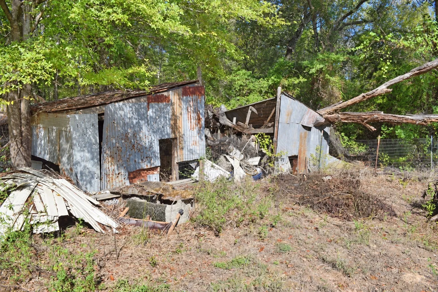 Mobile Home For Sale in Smith County , 21453 CR 466, Lindale, Texas 75771, 2 Bedroom, 1 Bathroom, Garage spaces, 1,295 Sqft, built in 1980, mls#21420654, Real Estate Agent in Lindale, Homes For Sale in Smith county, Homes For Sale in Lindale, Realtor in Lindale Texas, Real Estate Brokerage Independent Realty Texas, Luminita Cordes Realtor