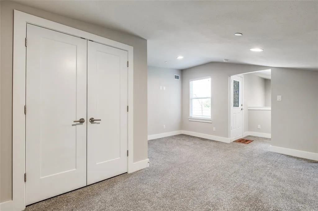 Condominium For Rent in Dallas County , 4914 Live Oak Street 9, Dallas, Texas 75206, 2 Bedroom, 3 Bathroom, 2 Garage spaces, 2,245 Sqft, built in 2018, mls#21388816, Real Estate Agent in Dallas, Homes For Rent in Dallas county, Homes For Rent in Dallas, Realtor in Dallas Texas, Real Estate Brokerage Independent Realty Texas, Luminita Cordes Realtor
