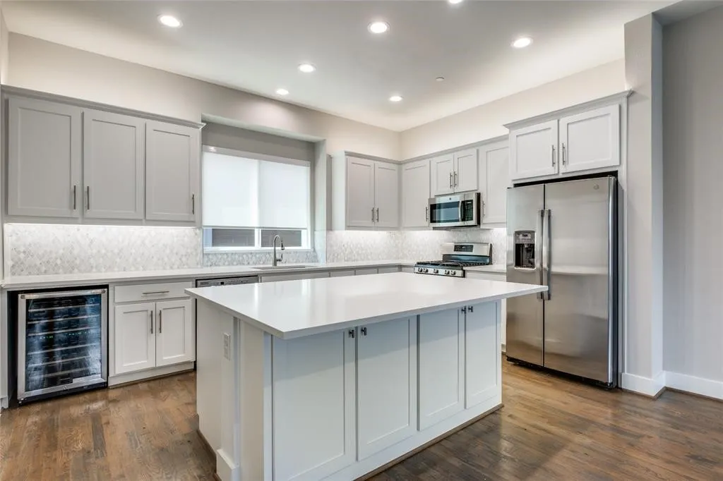 Condominium For Rent in Dallas County , 4914 Live Oak Street 9, Dallas, Texas 75206, 2 Bedroom, 3 Bathroom, 2 Garage spaces, 2,245 Sqft, built in 2018, mls#21388816, Real Estate Agent in Dallas, Homes For Rent in Dallas county, Homes For Rent in Dallas, Realtor in Dallas Texas, Real Estate Brokerage Independent Realty Texas, Luminita Cordes Realtor