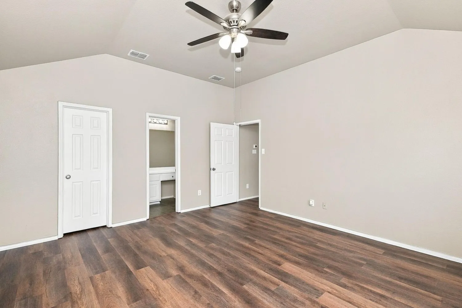 Single Family Residence For Rent in Tarrant County , 3012 Thicket Bend Court, Fort Worth, Texas 76244, 3 Bedroom, 2 Bathroom, 2 Garage spaces, 1,408 Sqft, built in 2005, mls#21421126, Real Estate Agent in Fort Worth, Homes For Rent in Tarrant county, Homes For Rent in Fort Worth, Realtor in Fort Worth Texas, Real Estate Brokerage Independent Realty Texas, Luminita Cordes Realtor
