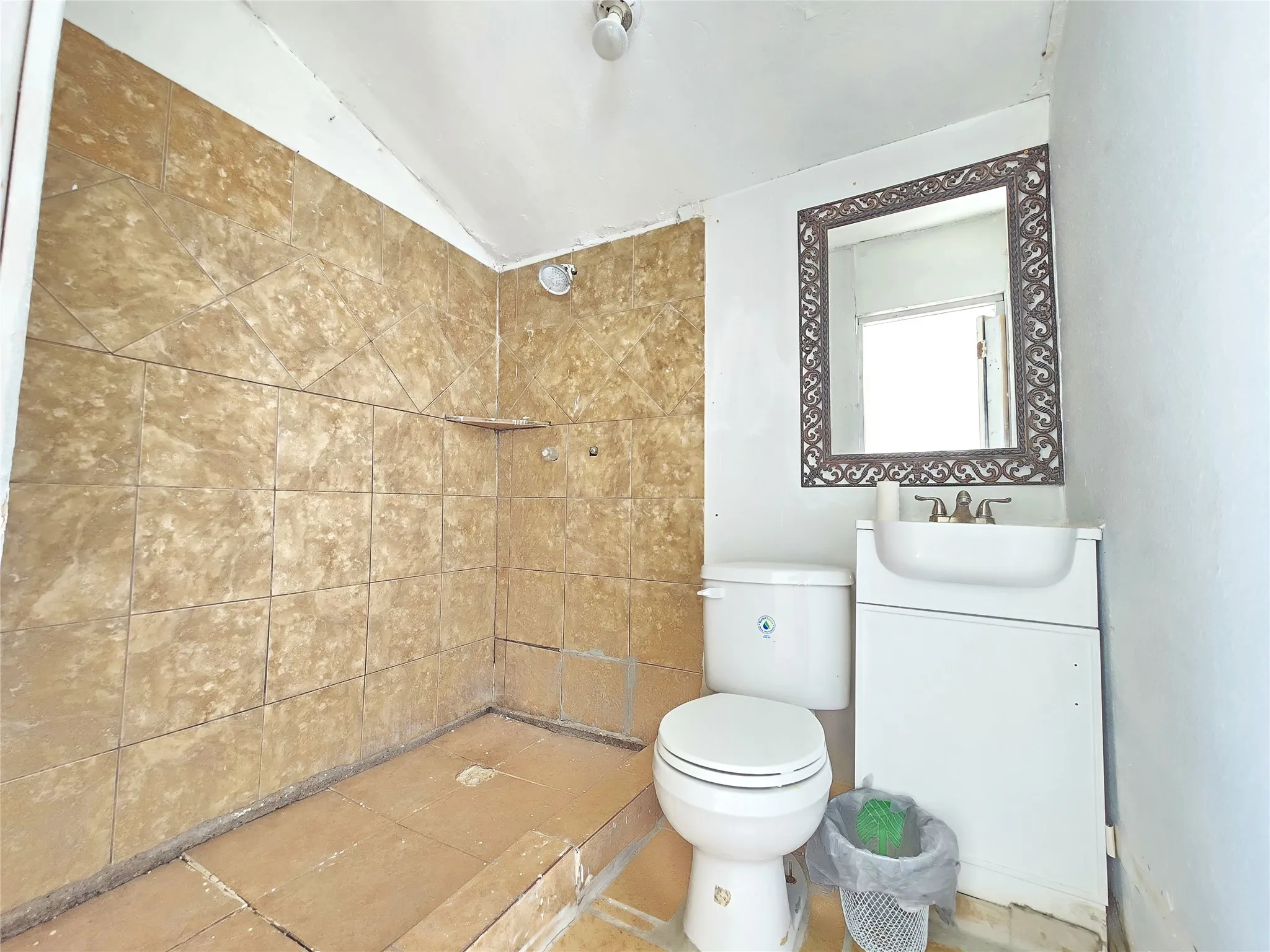 Single Family Residence For Sale in Dallas County , 2806 Harlandale Avenue, Dallas, Texas 75216, 3 Bedroom, 2 Bathroom, Garage spaces, 1,192 Sqft, built in 1938, mls#21421129, Real Estate Agent in Dallas, Homes For Sale in Dallas county, Homes For Sale in Dallas, Realtor in Dallas Texas, Real Estate Brokerage Independent Realty Texas, Luminita Cordes Realtor