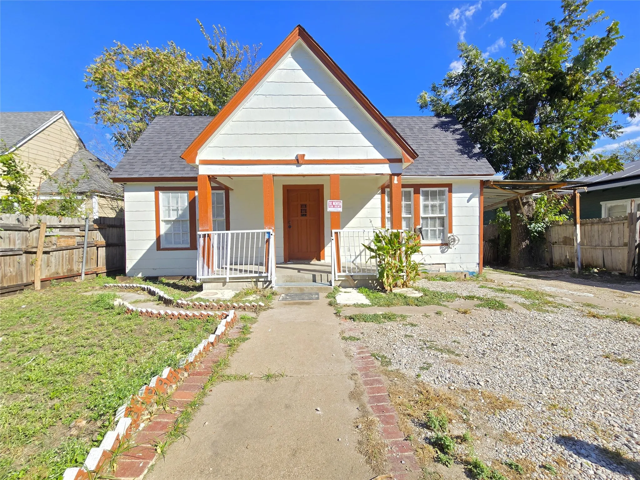 Single Family Residence For Sale in Dallas County , 2806 Harlandale Avenue, Dallas, Texas 75216, 3 Bedroom, 2 Bathroom, Garage spaces, 1,192 Sqft, built in 1938, mls#21421129, Real Estate Agent in Dallas, Homes For Sale in Dallas county, Homes For Sale in Dallas, Realtor in Dallas Texas, Real Estate Brokerage Independent Realty Texas, Luminita Cordes Realtor