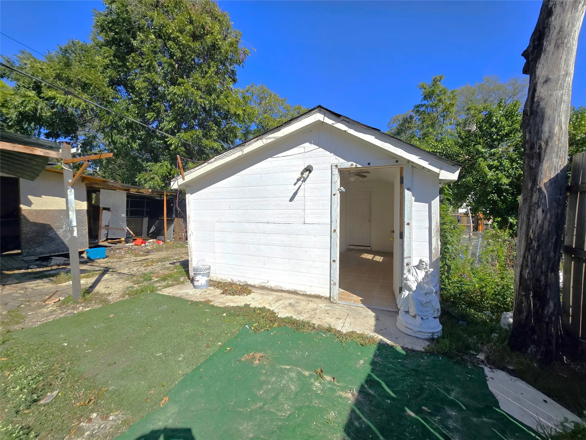 Single Family Residence For Sale in Dallas County , 2806 Harlandale Avenue, Dallas, Texas 75216, 3 Bedroom, 2 Bathroom, Garage spaces, 1,192 Sqft, built in 1938, mls#21421129, Real Estate Agent in Dallas, Homes For Sale in Dallas county, Homes For Sale in Dallas, Realtor in Dallas Texas, Real Estate Brokerage Independent Realty Texas, Luminita Cordes Realtor