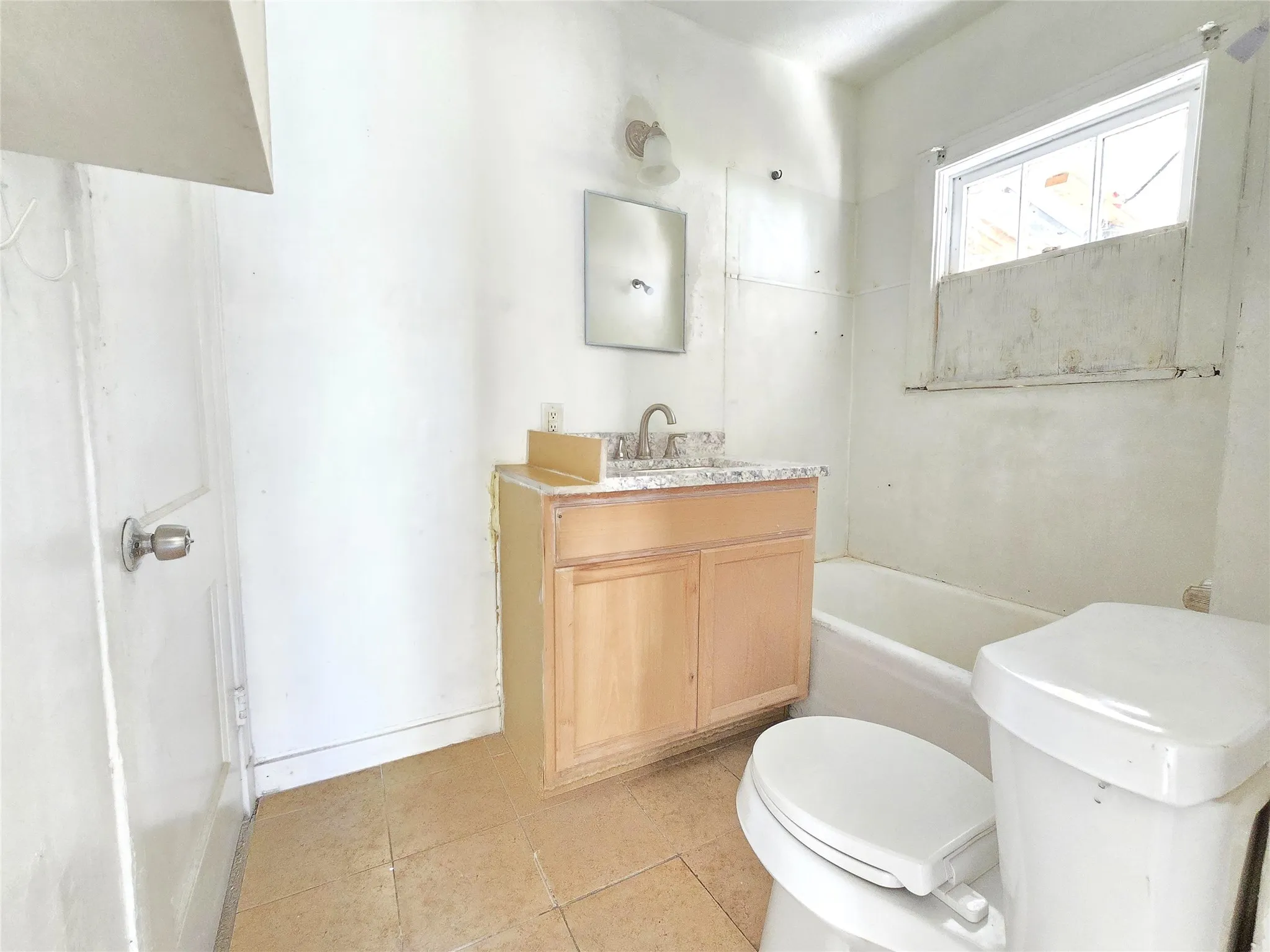 Single Family Residence For Sale in Dallas County , 2806 Harlandale Avenue, Dallas, Texas 75216, 3 Bedroom, 2 Bathroom, Garage spaces, 1,192 Sqft, built in 1938, mls#21421129, Real Estate Agent in Dallas, Homes For Sale in Dallas county, Homes For Sale in Dallas, Realtor in Dallas Texas, Real Estate Brokerage Independent Realty Texas, Luminita Cordes Realtor