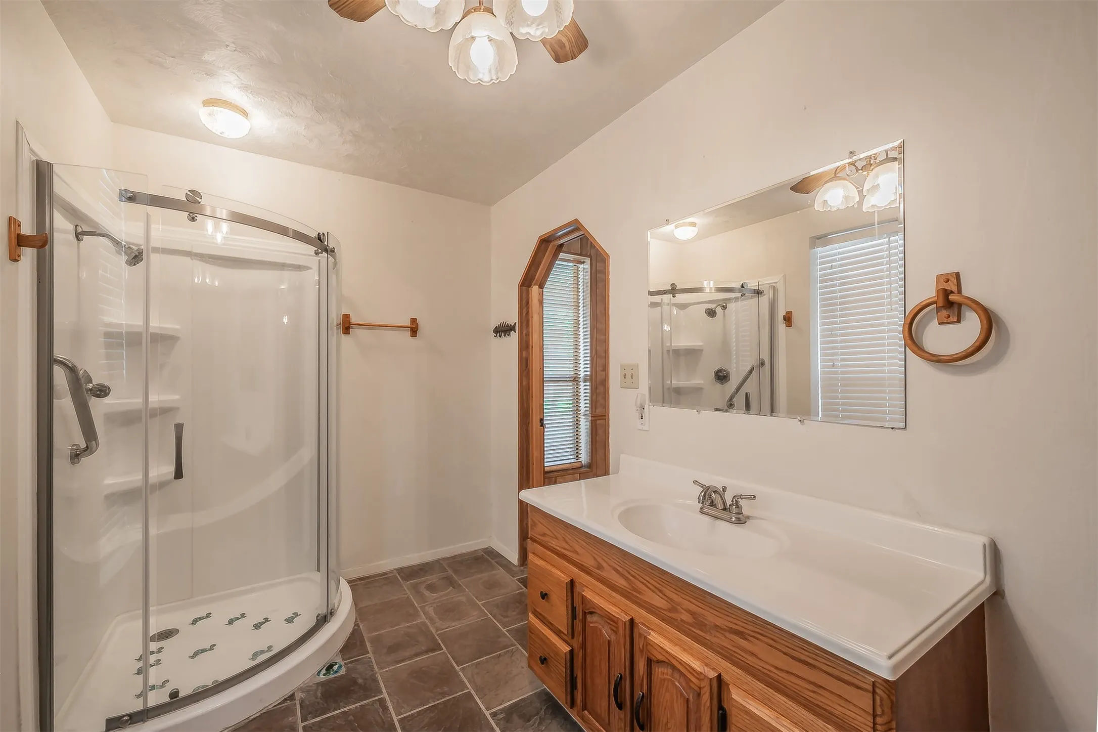 Single Family Residence For Sale in Tarrant County , 1345 Dawn Court, Pelican Bay, Texas 76020, 3 Bedroom, 3 Bathroom, Garage spaces, 2,121 Sqft, built in 1978, mls#21403829, Real Estate Agent in Pelican Bay, Homes For Sale in Tarrant county, Homes For Sale in Pelican Bay, Realtor in Pelican Bay Texas, Real Estate Brokerage Independent Realty Texas, Luminita Cordes Realtor