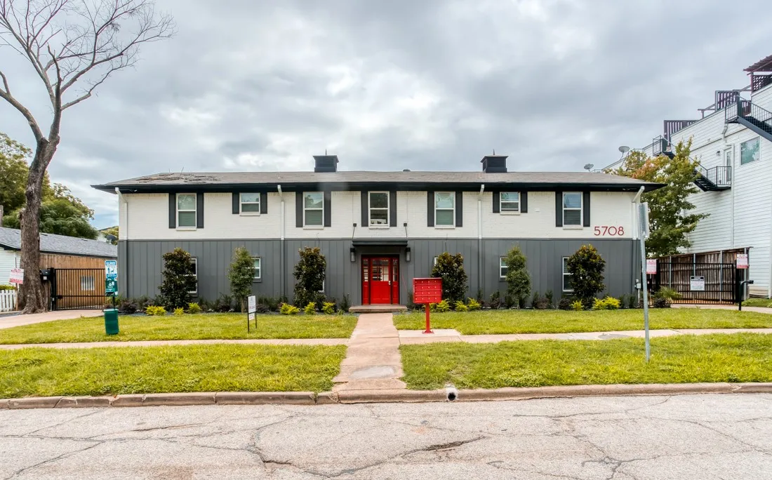 Apartment For Rent in Dallas County , 5708 Hudson Street 14, Dallas, Texas 75206, 2 Bedroom, 2 Bathroom, Garage spaces, 5,509 Sqft, built in 1964, mls#21416485, Real Estate Agent in Dallas, Homes For Rent in Dallas county, Homes For Rent in Dallas, Realtor in Dallas Texas, Real Estate Brokerage Independent Realty Texas, Luminita Cordes Realtor