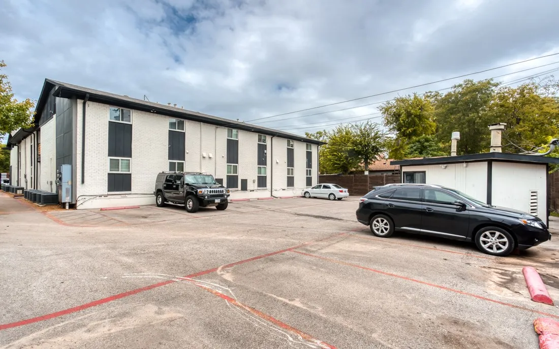 Apartment For Rent in Dallas County , 5708 Hudson Street 7, Dallas, Texas 75206, 1 Bedroom, 1 Bathroom, Garage spaces, 5,509 Sqft, built in 1964, mls#21421132, Real Estate Agent in Dallas, Homes For Rent in Dallas county, Homes For Rent in Dallas, Realtor in Dallas Texas, Real Estate Brokerage Independent Realty Texas, Luminita Cordes Realtor