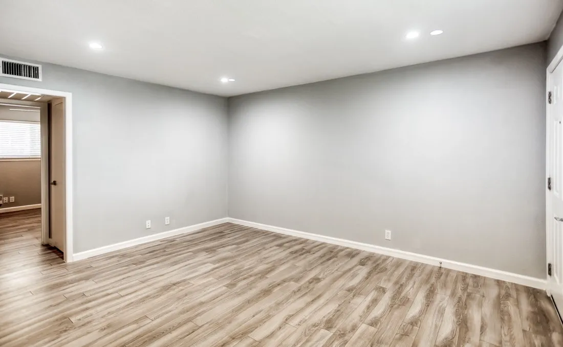 Apartment For Rent in Dallas County , 5708 Hudson Street 7, Dallas, Texas 75206, 1 Bedroom, 1 Bathroom, Garage spaces, 5,509 Sqft, built in 1964, mls#21421132, Real Estate Agent in Dallas, Homes For Rent in Dallas county, Homes For Rent in Dallas, Realtor in Dallas Texas, Real Estate Brokerage Independent Realty Texas, Luminita Cordes Realtor