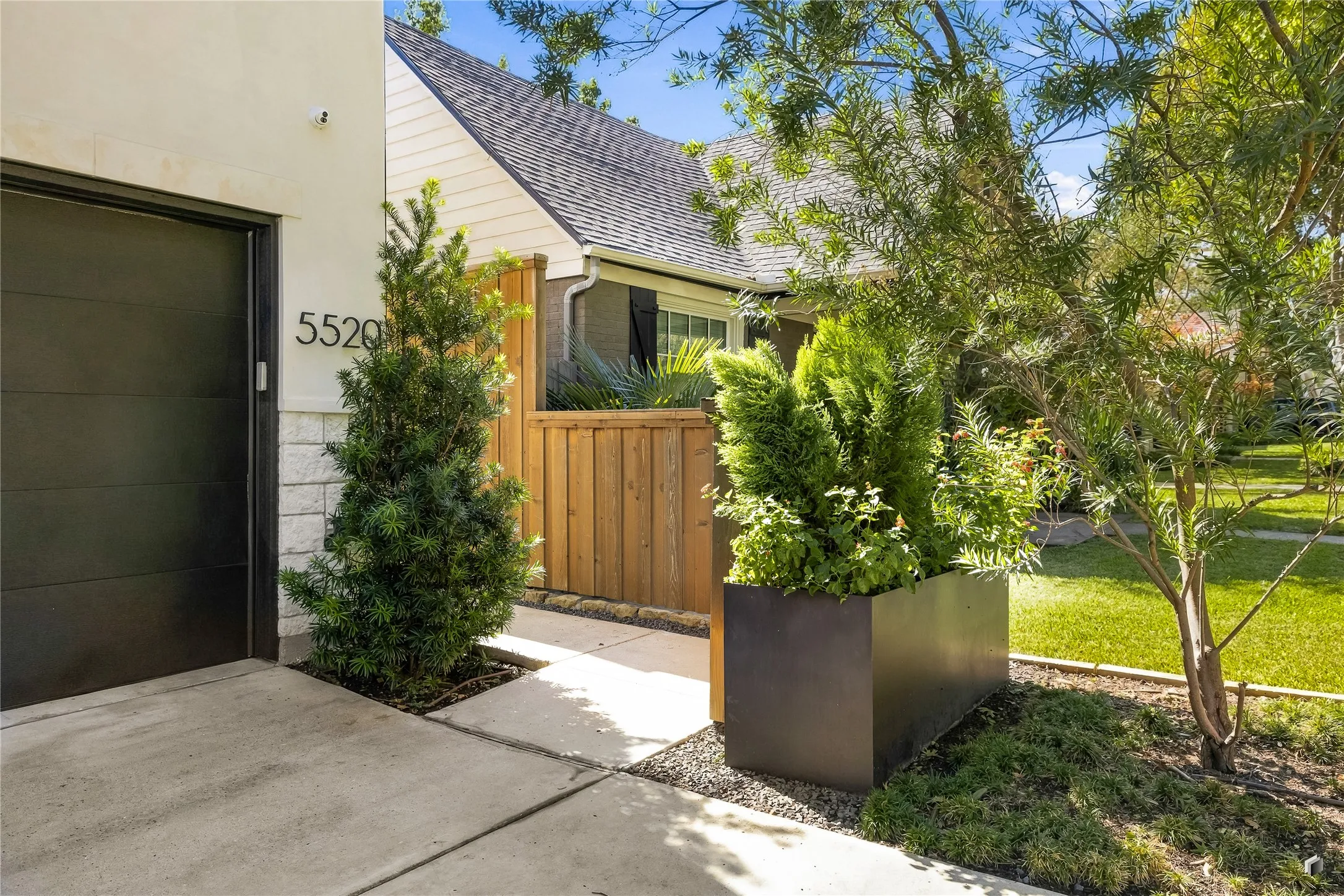Single Family Residence For Sale in Dallas County , 5520 Martel Avenue, Dallas, Texas 75206, 3 Bedroom, 4 Bathroom, 2 Garage spaces, 2,639 Sqft, built in 2021, mls#21420737, Real Estate Agent in Dallas, Homes For Sale in Dallas county, Homes For Sale in Dallas, Realtor in Dallas Texas, Real Estate Brokerage Independent Realty Texas, Luminita Cordes Realtor