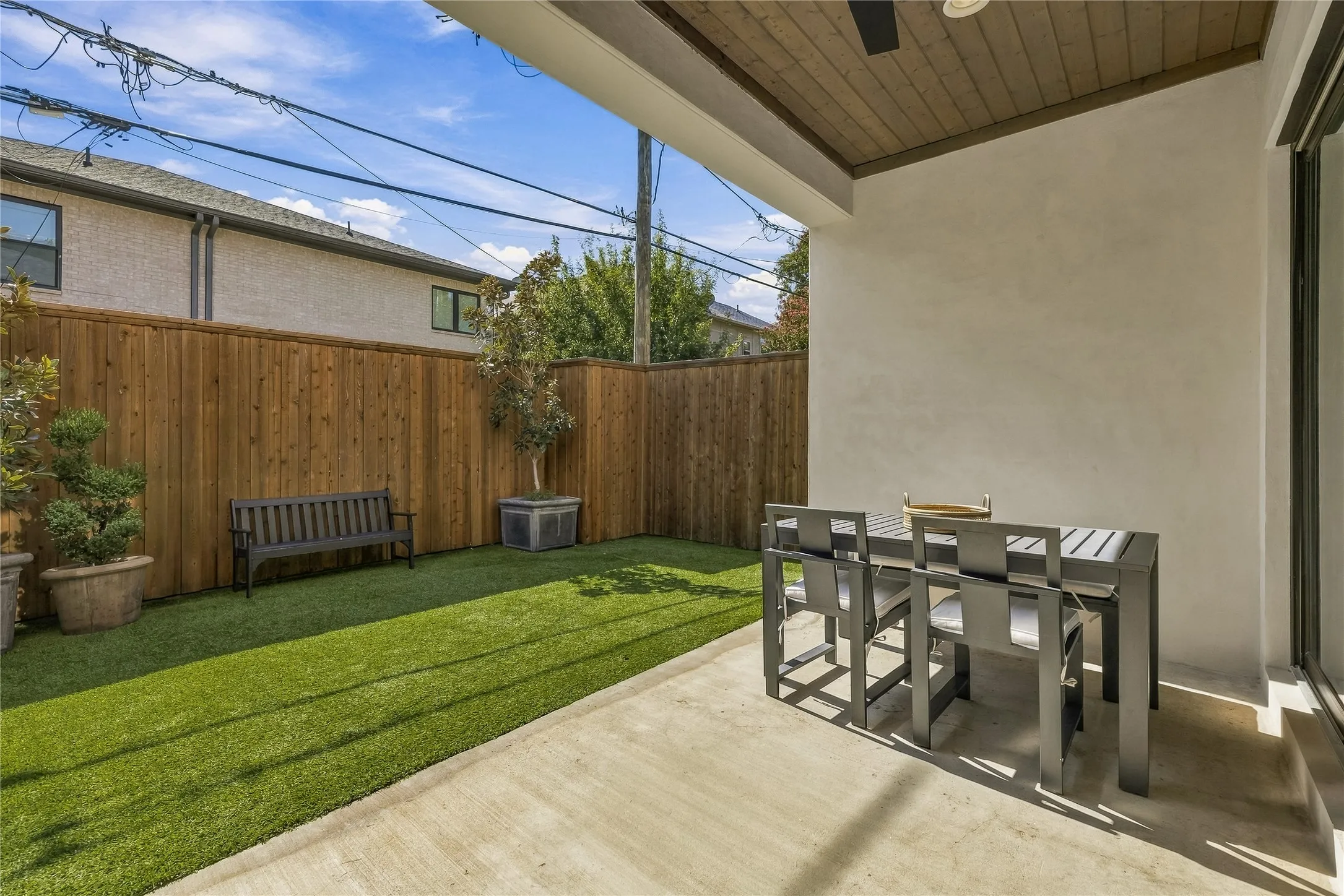 Single Family Residence For Sale in Dallas County , 5520 Martel Avenue, Dallas, Texas 75206, 3 Bedroom, 4 Bathroom, 2 Garage spaces, 2,639 Sqft, built in 2021, mls#21420737, Real Estate Agent in Dallas, Homes For Sale in Dallas county, Homes For Sale in Dallas, Realtor in Dallas Texas, Real Estate Brokerage Independent Realty Texas, Luminita Cordes Realtor