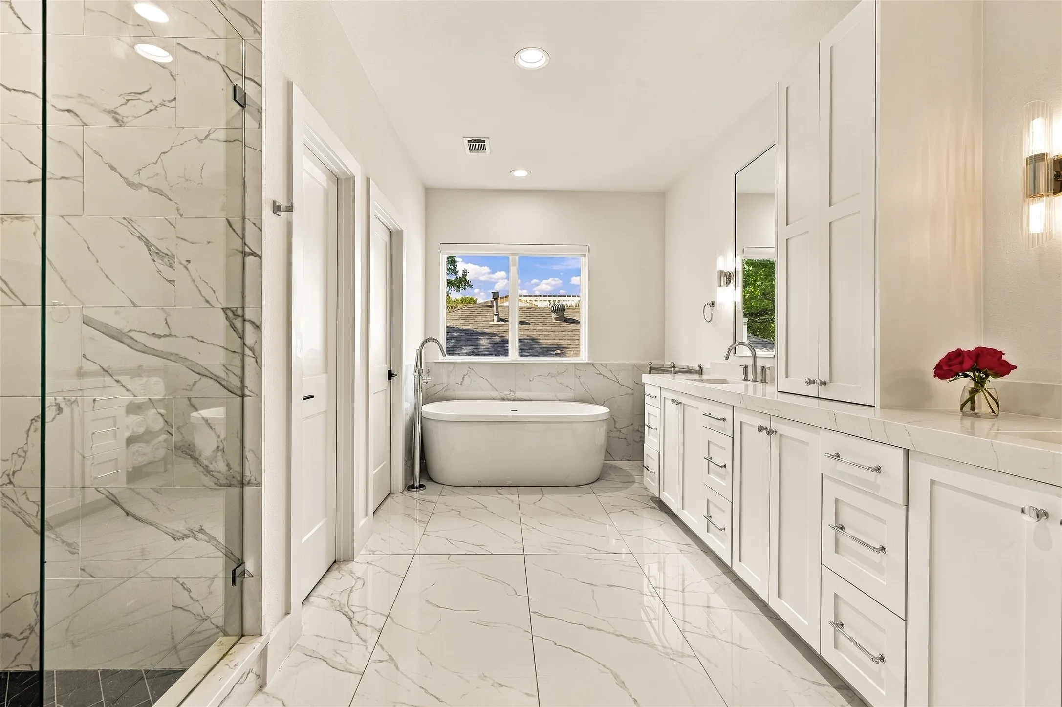 Single Family Residence For Sale in Dallas County , 5520 Martel Avenue, Dallas, Texas 75206, 3 Bedroom, 4 Bathroom, 2 Garage spaces, 2,639 Sqft, built in 2021, mls#21420737, Real Estate Agent in Dallas, Homes For Sale in Dallas county, Homes For Sale in Dallas, Realtor in Dallas Texas, Real Estate Brokerage Independent Realty Texas, Luminita Cordes Realtor