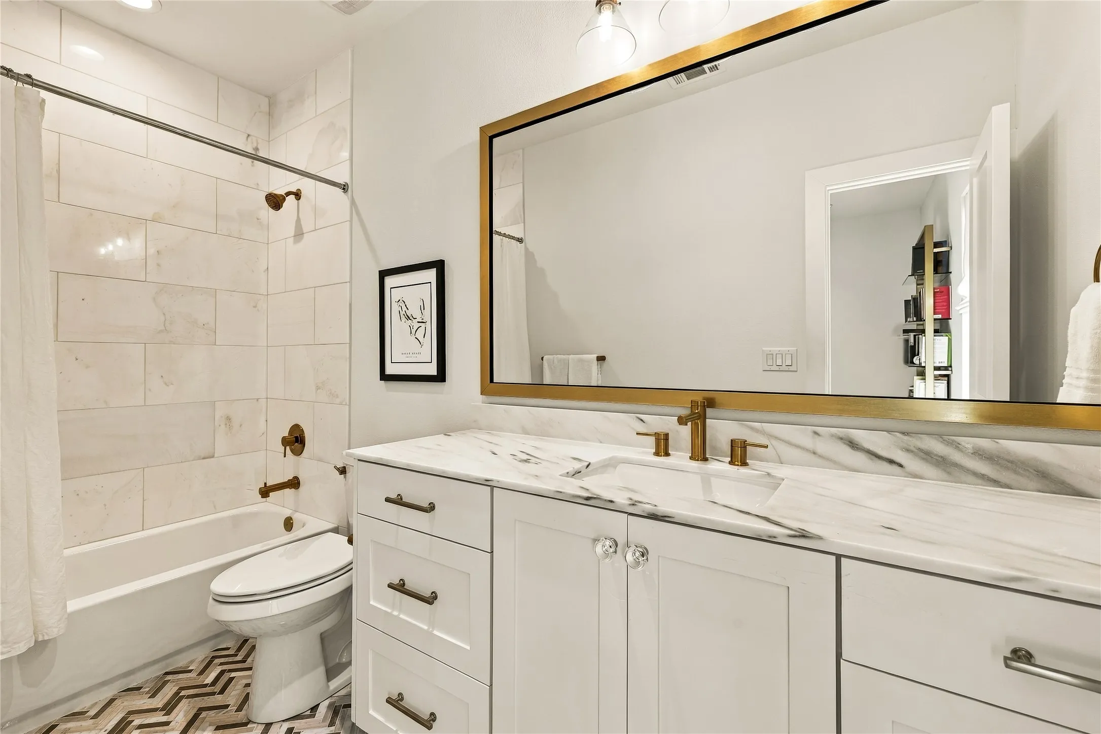 Single Family Residence For Sale in Dallas County , 5520 Martel Avenue, Dallas, Texas 75206, 3 Bedroom, 4 Bathroom, 2 Garage spaces, 2,639 Sqft, built in 2021, mls#21420737, Real Estate Agent in Dallas, Homes For Sale in Dallas county, Homes For Sale in Dallas, Realtor in Dallas Texas, Real Estate Brokerage Independent Realty Texas, Luminita Cordes Realtor