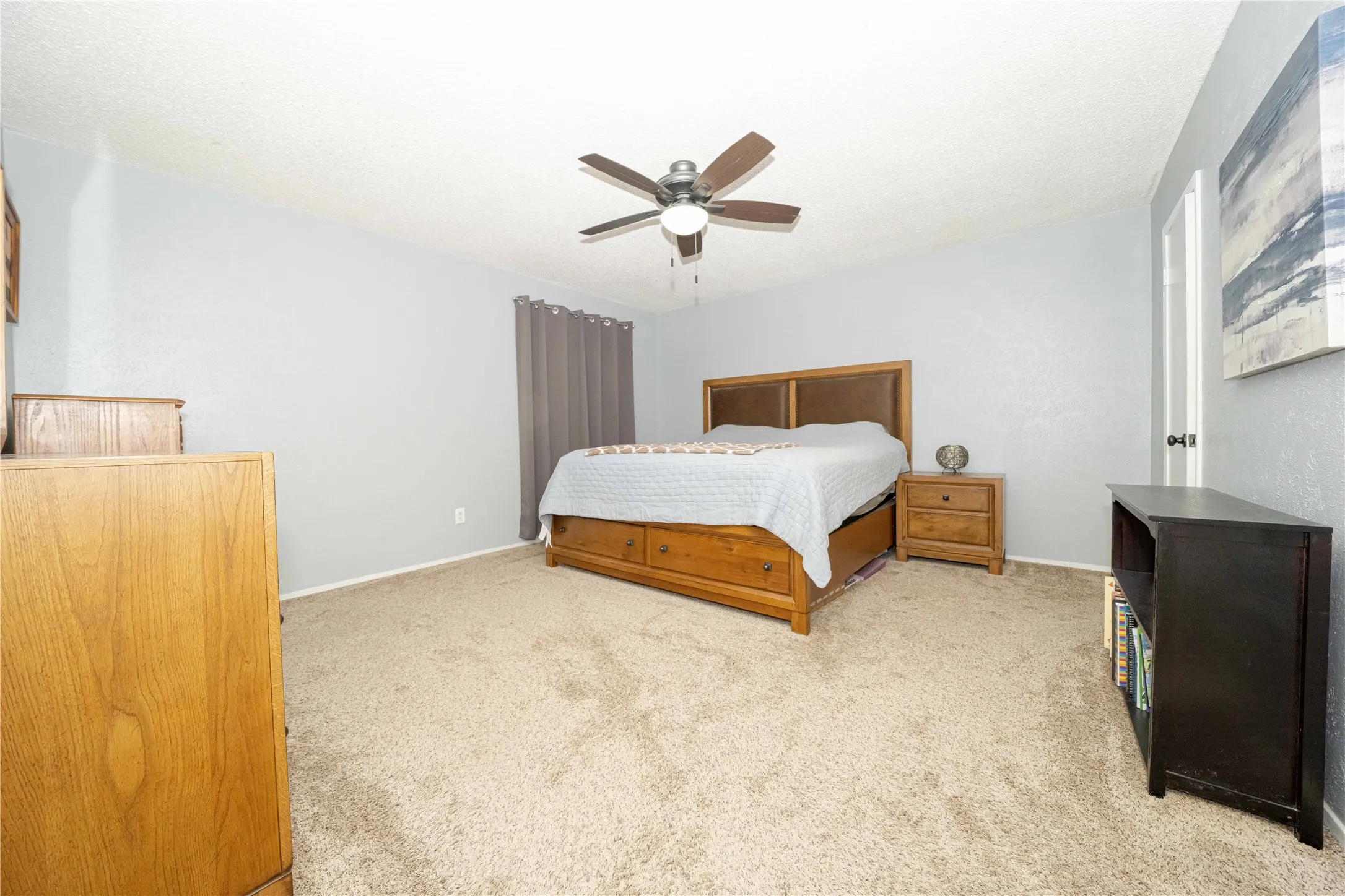 Single Family Residence For Sale in Tarrant County , 1911 Crooked Creek Lane, Arlington, Texas 76006, 3 Bedroom, 2 Bathroom, 2 Garage spaces, 1,952 Sqft, built in 1980, mls#21421189, Real Estate Agent in Arlington, Homes For Sale in Tarrant county, Homes For Sale in Arlington, Realtor in Arlington Texas, Real Estate Brokerage Independent Realty Texas, Luminita Cordes Realtor
