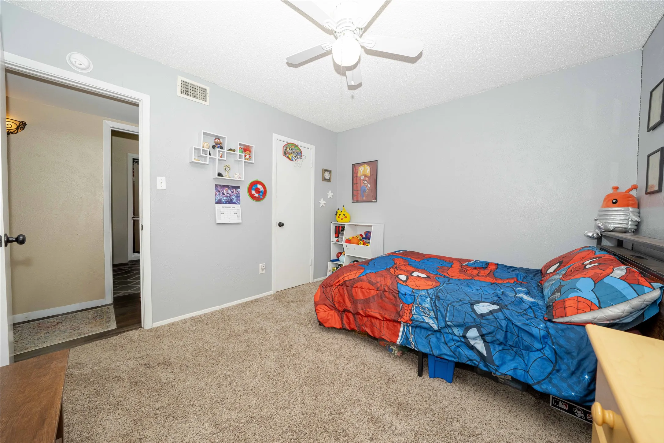 Single Family Residence For Sale in Tarrant County , 1911 Crooked Creek Lane, Arlington, Texas 76006, 3 Bedroom, 2 Bathroom, 2 Garage spaces, 1,952 Sqft, built in 1980, mls#21421189, Real Estate Agent in Arlington, Homes For Sale in Tarrant county, Homes For Sale in Arlington, Realtor in Arlington Texas, Real Estate Brokerage Independent Realty Texas, Luminita Cordes Realtor