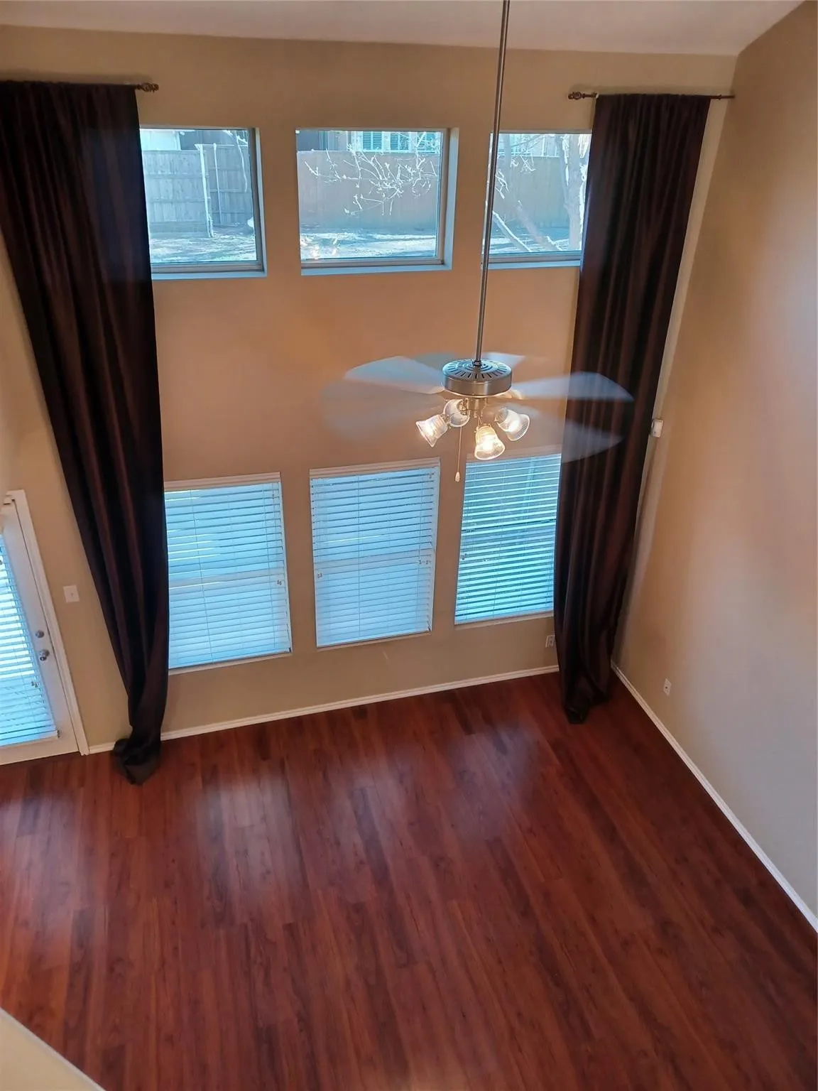 Townhouse For Rent in Collin County , 10119 N Wake Bridge Drive, Frisco, Texas 75035, 2 Bedroom, 3 Bathroom, 2 Garage spaces, 1,517 Sqft, built in 2005, mls#21409195, Real Estate Agent in Frisco, Homes For Rent in Collin county, Homes For Rent in Frisco, Realtor in Frisco Texas, Real Estate Brokerage Independent Realty Texas, Luminita Cordes Realtor