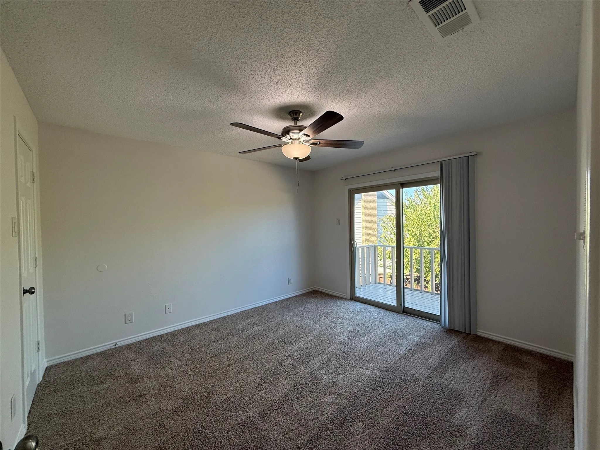 Single Family Residence For Sale in Dallas County , 13234 Deer Run Trail, Dallas, Texas 75243, 4 Bedroom, 3 Bathroom, 2 Garage spaces, 2,779 Sqft, built in 1984, mls#21419500, Real Estate Agent in Dallas, Homes For Sale in Dallas county, Homes For Sale in Dallas, Realtor in Dallas Texas, Real Estate Brokerage Independent Realty Texas, Luminita Cordes Realtor