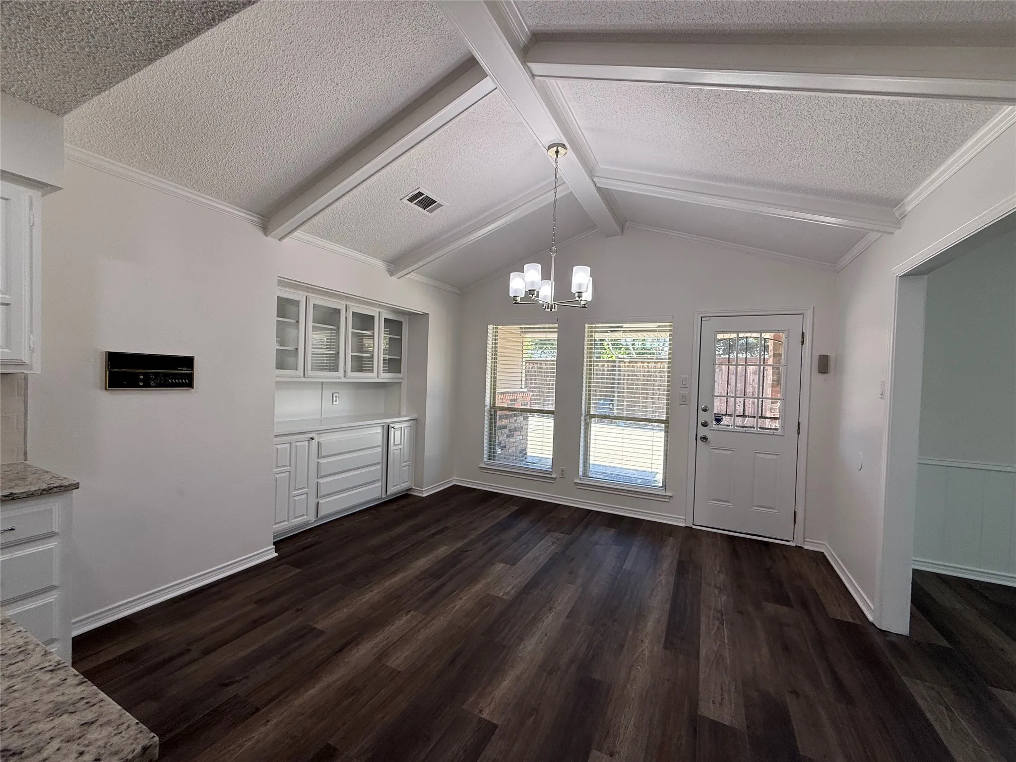 Single Family Residence For Sale in Dallas County , 13234 Deer Run Trail, Dallas, Texas 75243, 4 Bedroom, 3 Bathroom, 2 Garage spaces, 2,779 Sqft, built in 1984, mls#21419500, Real Estate Agent in Dallas, Homes For Sale in Dallas county, Homes For Sale in Dallas, Realtor in Dallas Texas, Real Estate Brokerage Independent Realty Texas, Luminita Cordes Realtor