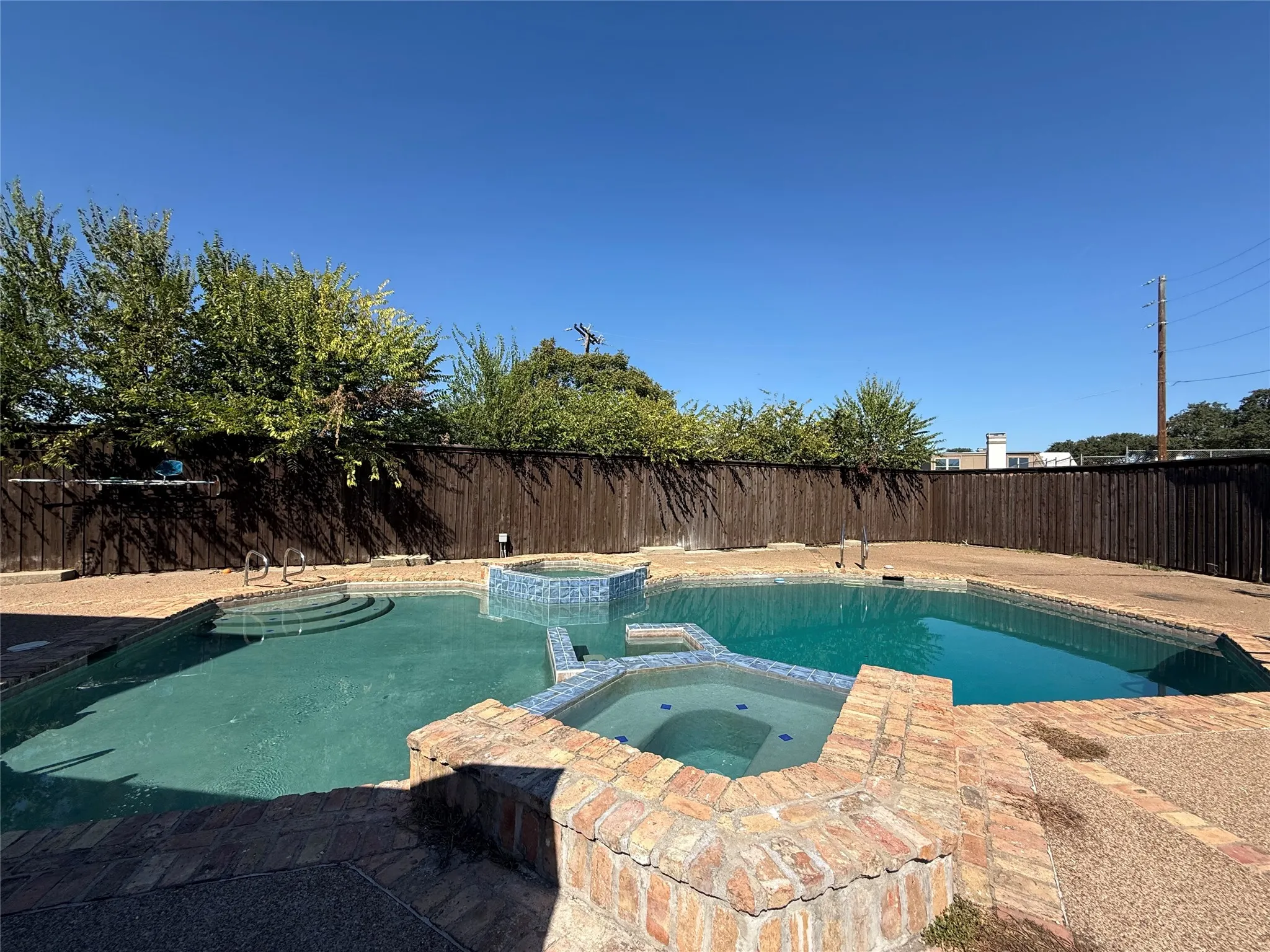 Single Family Residence For Sale in Dallas County , 13234 Deer Run Trail, Dallas, Texas 75243, 4 Bedroom, 3 Bathroom, 2 Garage spaces, 2,779 Sqft, built in 1984, mls#21419500, Real Estate Agent in Dallas, Homes For Sale in Dallas county, Homes For Sale in Dallas, Realtor in Dallas Texas, Real Estate Brokerage Independent Realty Texas, Luminita Cordes Realtor