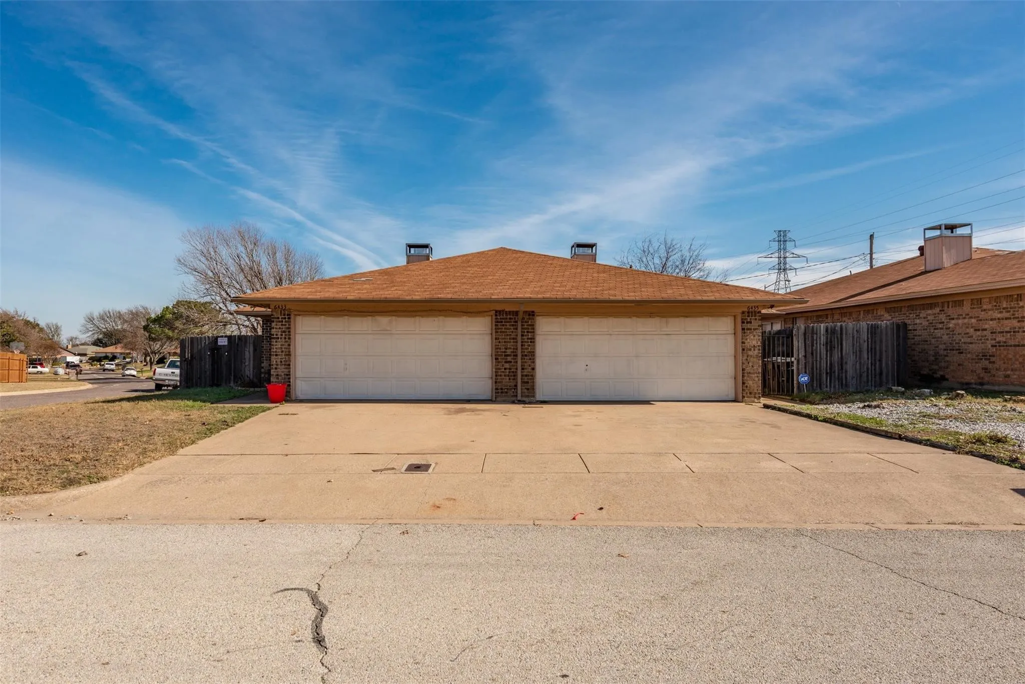Duplex For Rent in Tarrant County , 6435 Brookhaven Trail, Fort Worth, Texas 76133, 2 Bedroom, 2 Bathroom, 2 Garage spaces, 1,086 Sqft, built in 1979, mls#21421191, Real Estate Agent in Fort Worth, Homes For Rent in Tarrant county, Homes For Rent in Fort Worth, Realtor in Fort Worth Texas, Real Estate Brokerage Independent Realty Texas, Luminita Cordes Realtor