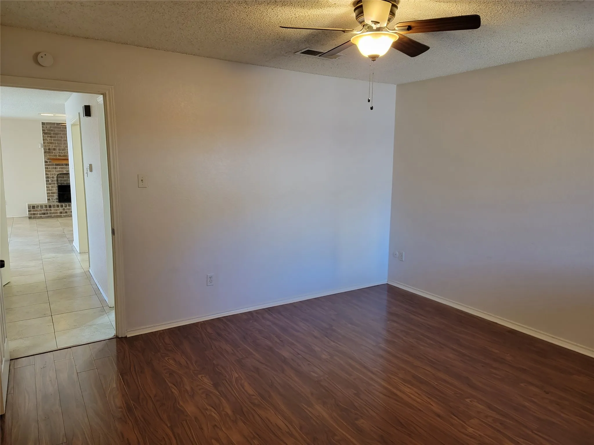 Duplex For Rent in Tarrant County , 6435 Brookhaven Trail, Fort Worth, Texas 76133, 2 Bedroom, 2 Bathroom, 2 Garage spaces, 1,086 Sqft, built in 1979, mls#21421191, Real Estate Agent in Fort Worth, Homes For Rent in Tarrant county, Homes For Rent in Fort Worth, Realtor in Fort Worth Texas, Real Estate Brokerage Independent Realty Texas, Luminita Cordes Realtor