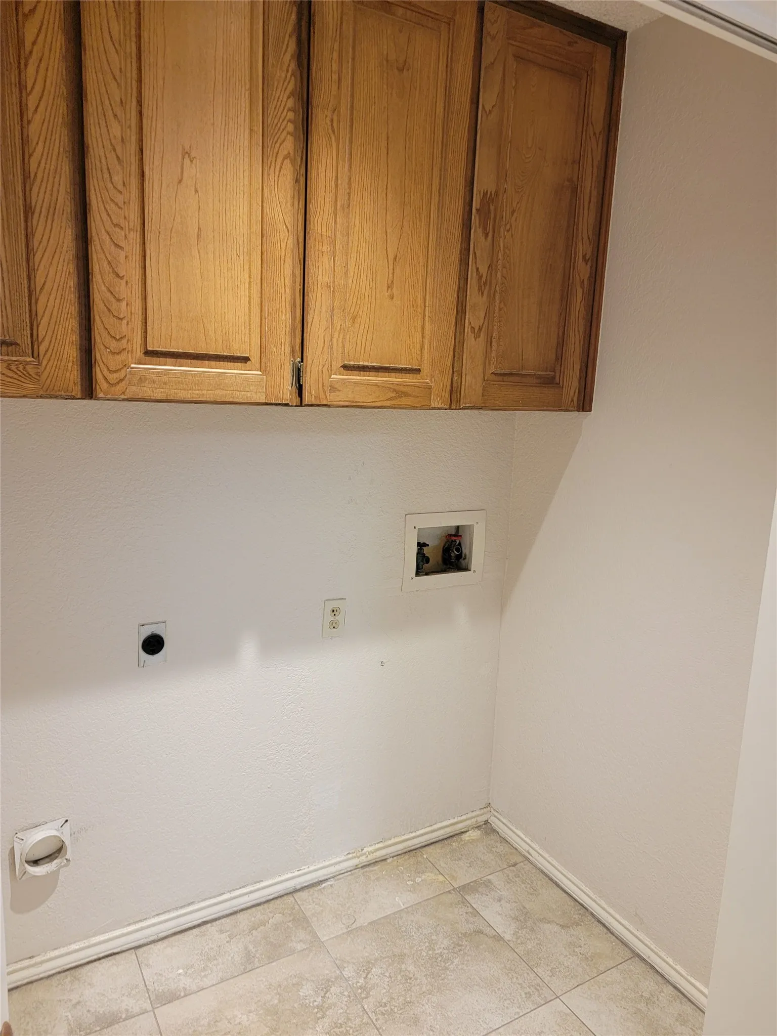 Duplex For Rent in Tarrant County , 6435 Brookhaven Trail, Fort Worth, Texas 76133, 2 Bedroom, 2 Bathroom, 2 Garage spaces, 1,086 Sqft, built in 1979, mls#21421191, Real Estate Agent in Fort Worth, Homes For Rent in Tarrant county, Homes For Rent in Fort Worth, Realtor in Fort Worth Texas, Real Estate Brokerage Independent Realty Texas, Luminita Cordes Realtor