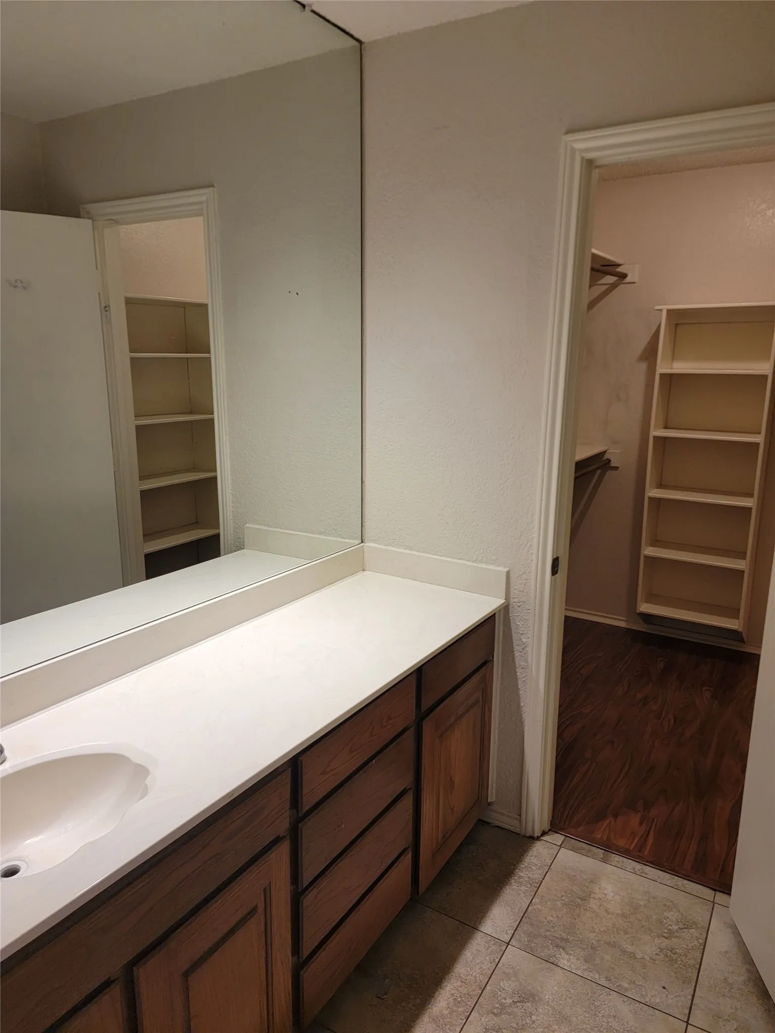Duplex For Rent in Tarrant County , 6435 Brookhaven Trail, Fort Worth, Texas 76133, 2 Bedroom, 2 Bathroom, 2 Garage spaces, 1,086 Sqft, built in 1979, mls#21421191, Real Estate Agent in Fort Worth, Homes For Rent in Tarrant county, Homes For Rent in Fort Worth, Realtor in Fort Worth Texas, Real Estate Brokerage Independent Realty Texas, Luminita Cordes Realtor