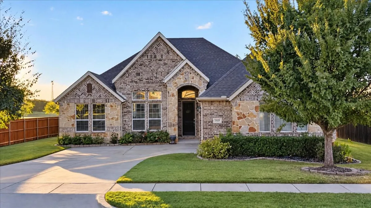 Single Family Residence For Sale in Rockwall County , 2525 Perdenales Drive, Royse City, Texas 75189, 4 Bedroom, 2 Bathroom, 2 Garage spaces, 2,229 Sqft, built in 2018, mls#21419962, Real Estate Agent in Royse City, Homes For Sale in Rockwall county, Homes For Sale in Royse City, Realtor in Royse City Texas, Real Estate Brokerage Independent Realty Texas, Luminita Cordes Realtor