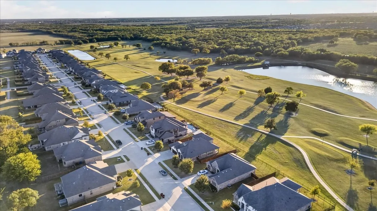 Single Family Residence For Sale in Rockwall County , 2525 Perdenales Drive, Royse City, Texas 75189, 4 Bedroom, 2 Bathroom, 2 Garage spaces, 2,229 Sqft, built in 2018, mls#21419962, Real Estate Agent in Royse City, Homes For Sale in Rockwall county, Homes For Sale in Royse City, Realtor in Royse City Texas, Real Estate Brokerage Independent Realty Texas, Luminita Cordes Realtor