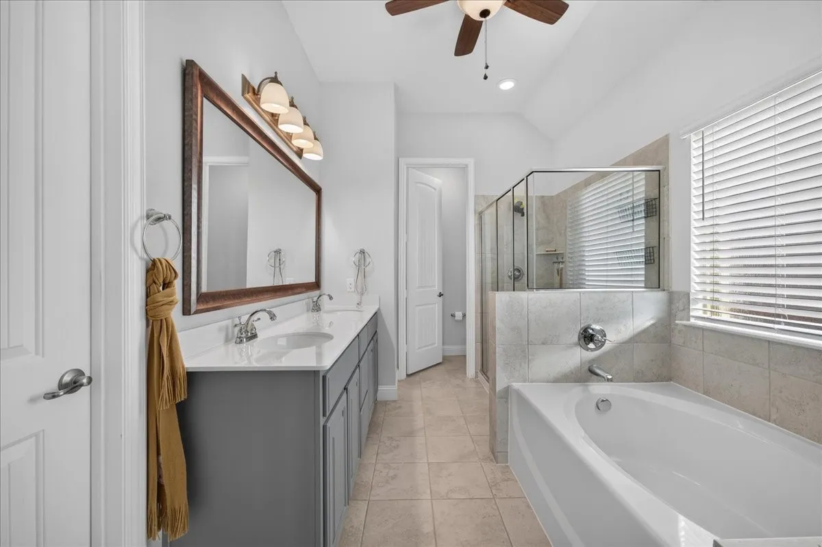 Single Family Residence For Sale in Rockwall County , 2525 Perdenales Drive, Royse City, Texas 75189, 4 Bedroom, 2 Bathroom, 2 Garage spaces, 2,229 Sqft, built in 2018, mls#21419962, Real Estate Agent in Royse City, Homes For Sale in Rockwall county, Homes For Sale in Royse City, Realtor in Royse City Texas, Real Estate Brokerage Independent Realty Texas, Luminita Cordes Realtor